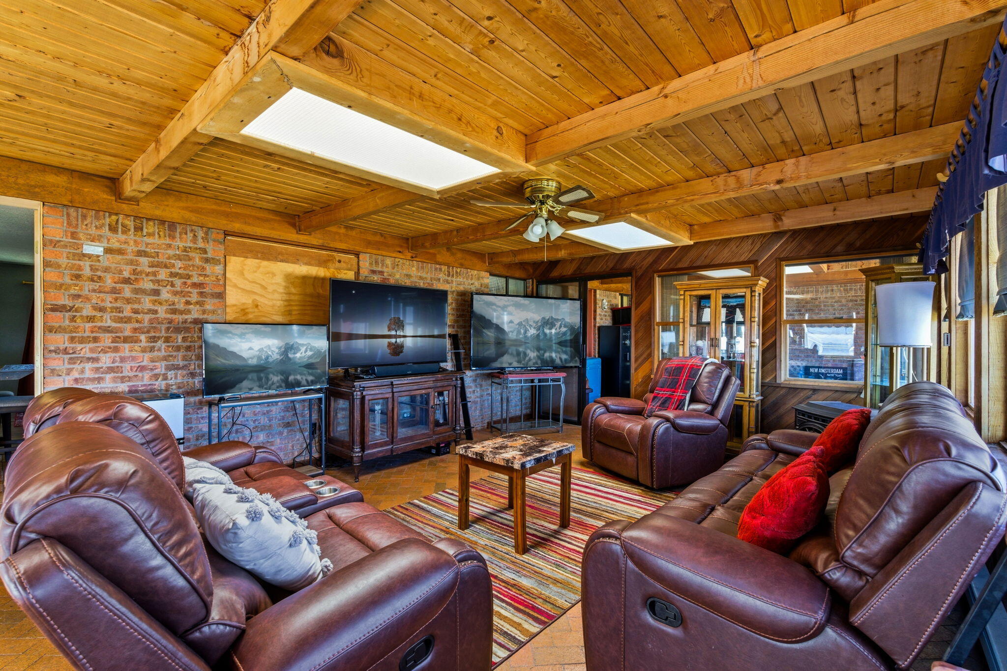 10012 Clearwater Court NW