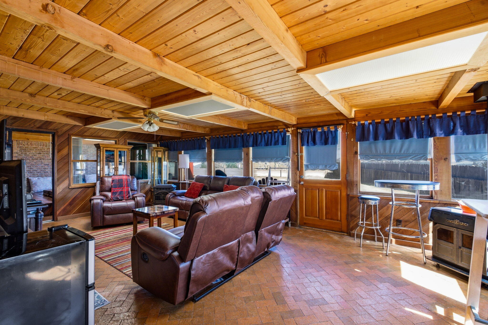 10012 Clearwater Court NW