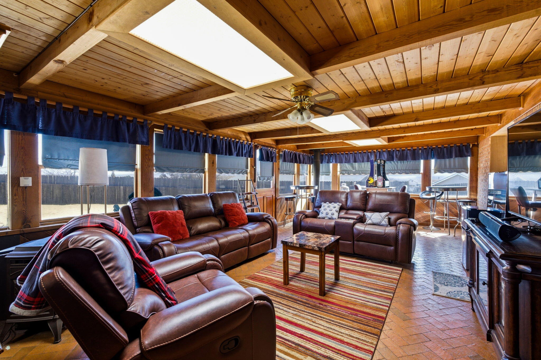 10012 Clearwater Court NW