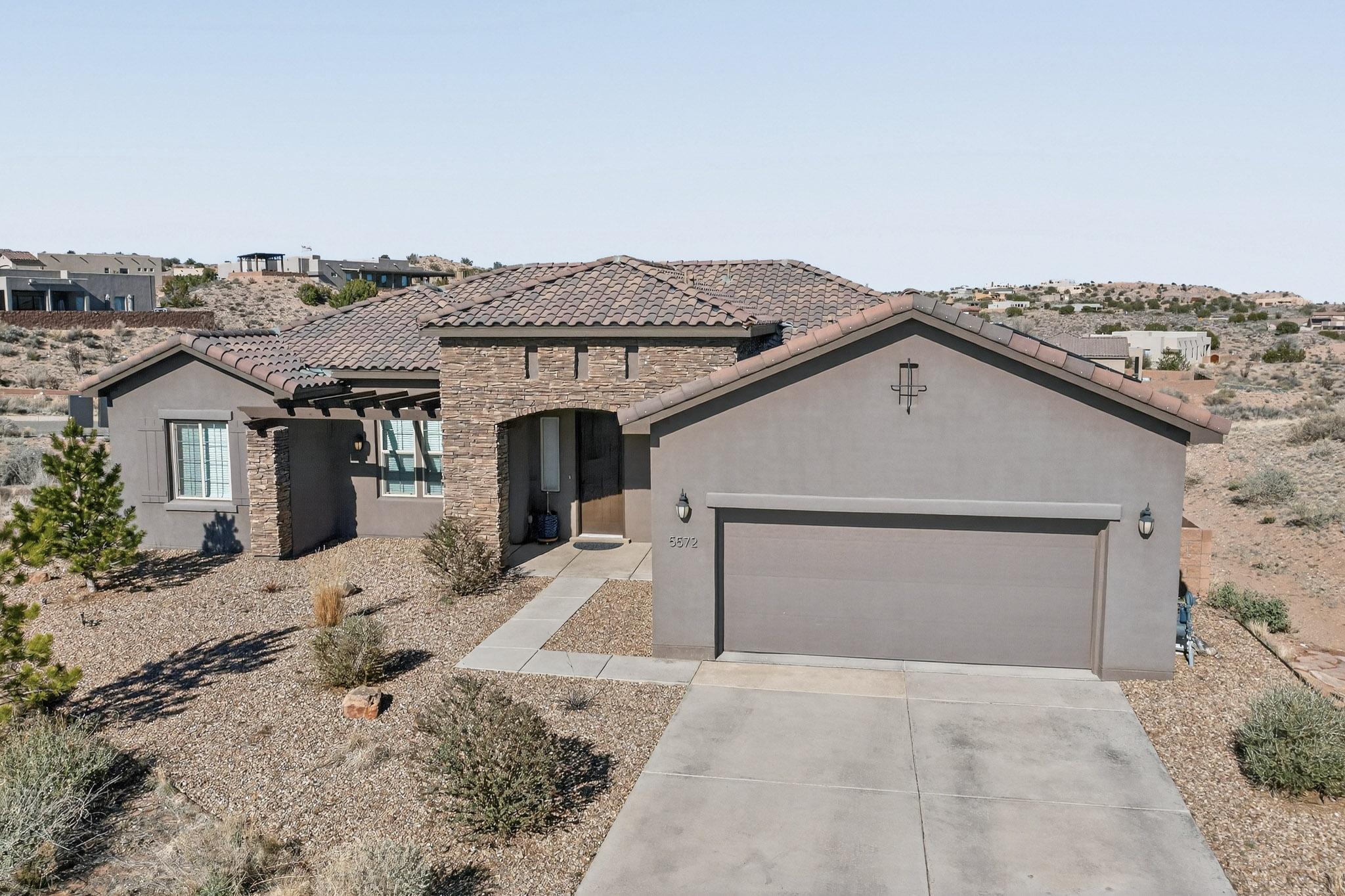 5572 Barranca Overlook Court NE