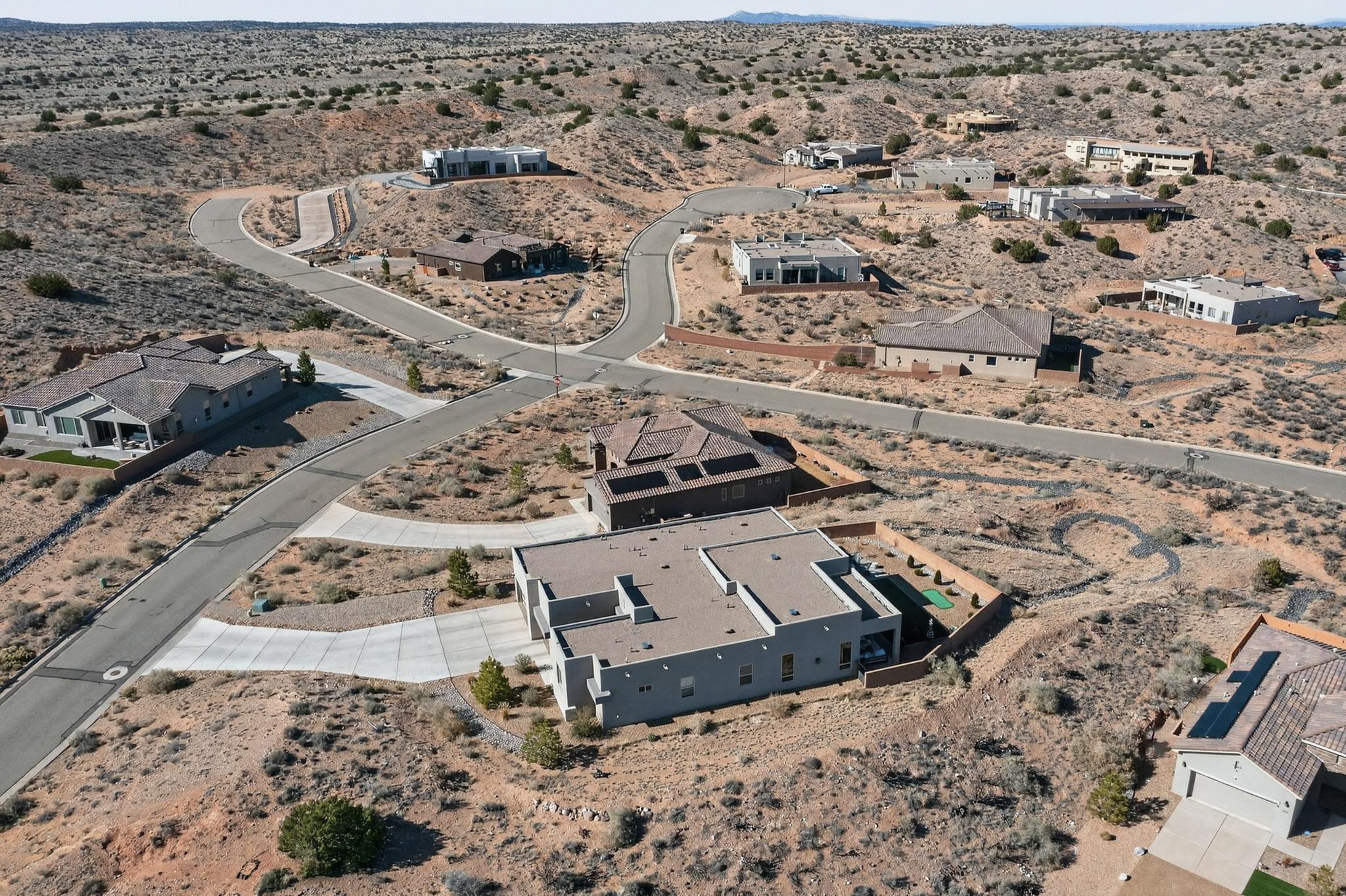 5572 Barranca Overlook Court NE