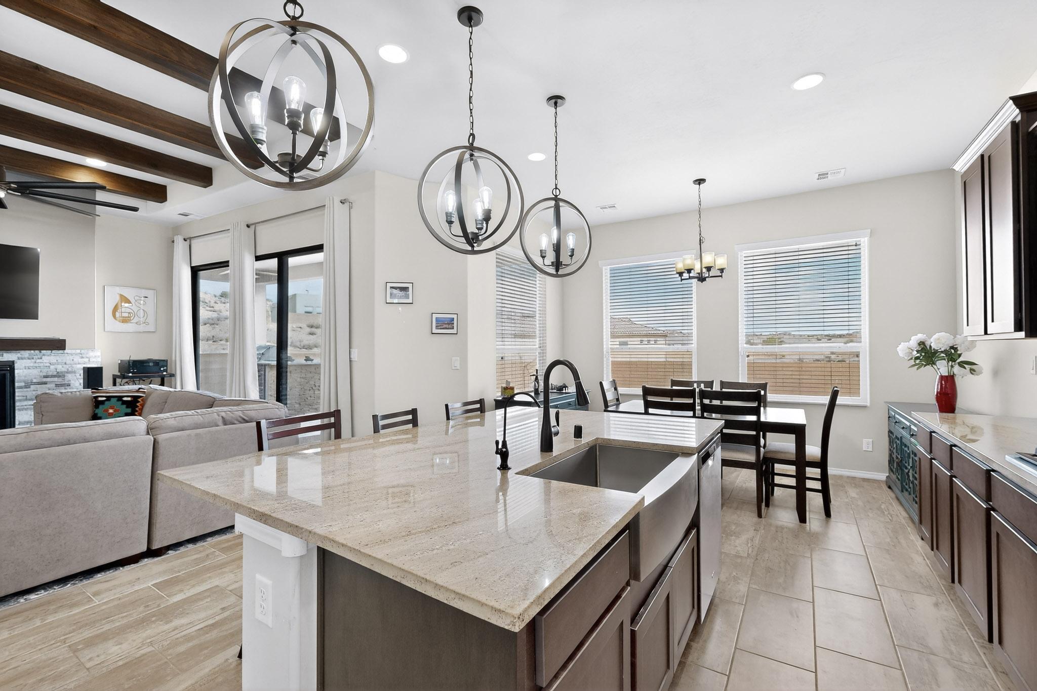 5572 Barranca Overlook Court NE