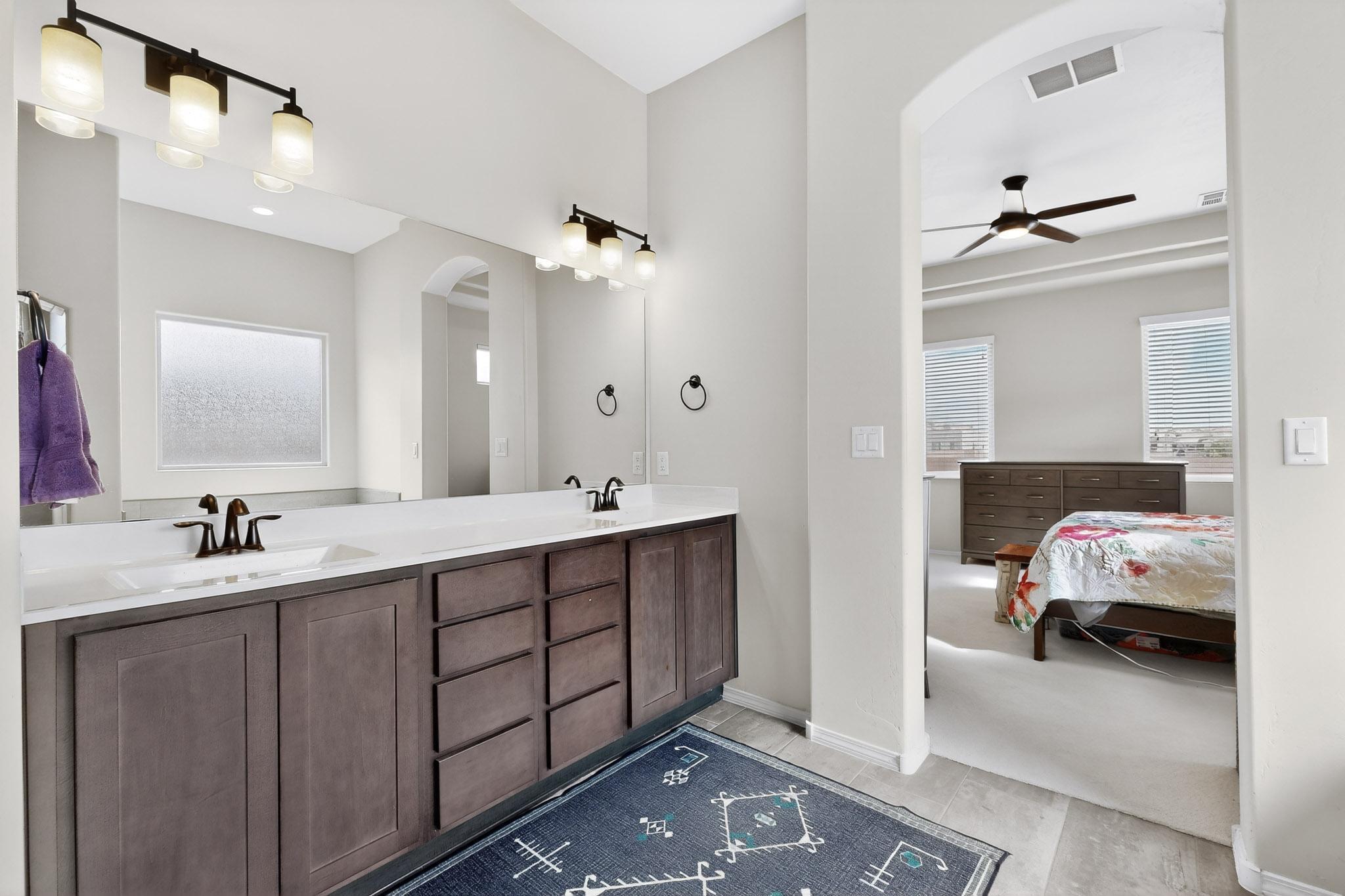 5572 Barranca Overlook Court NE