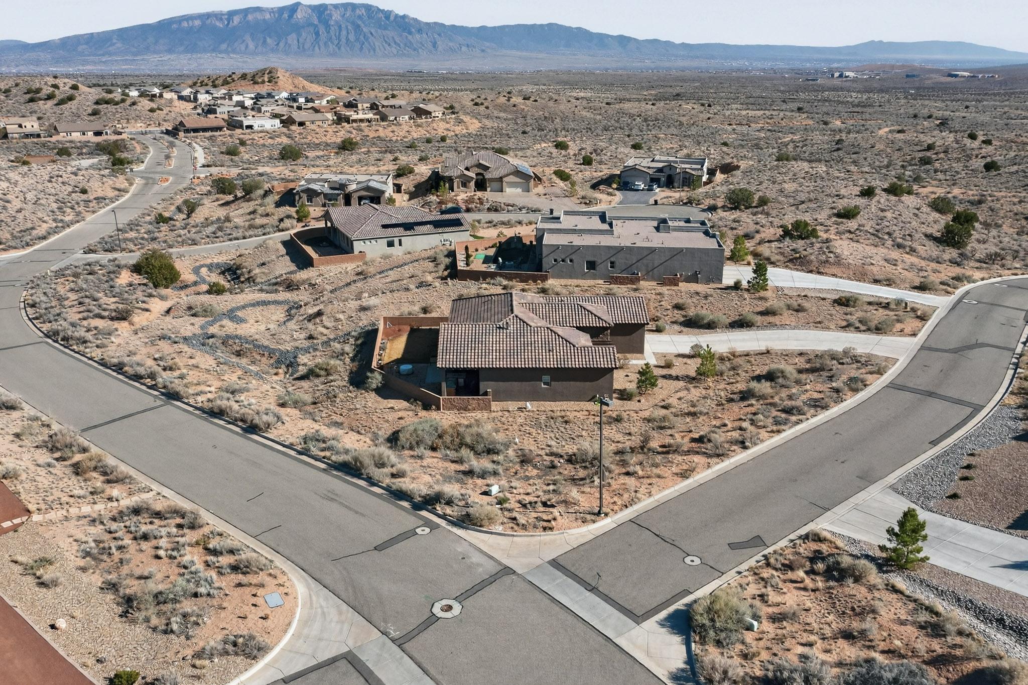 5572 Barranca Overlook Court NE