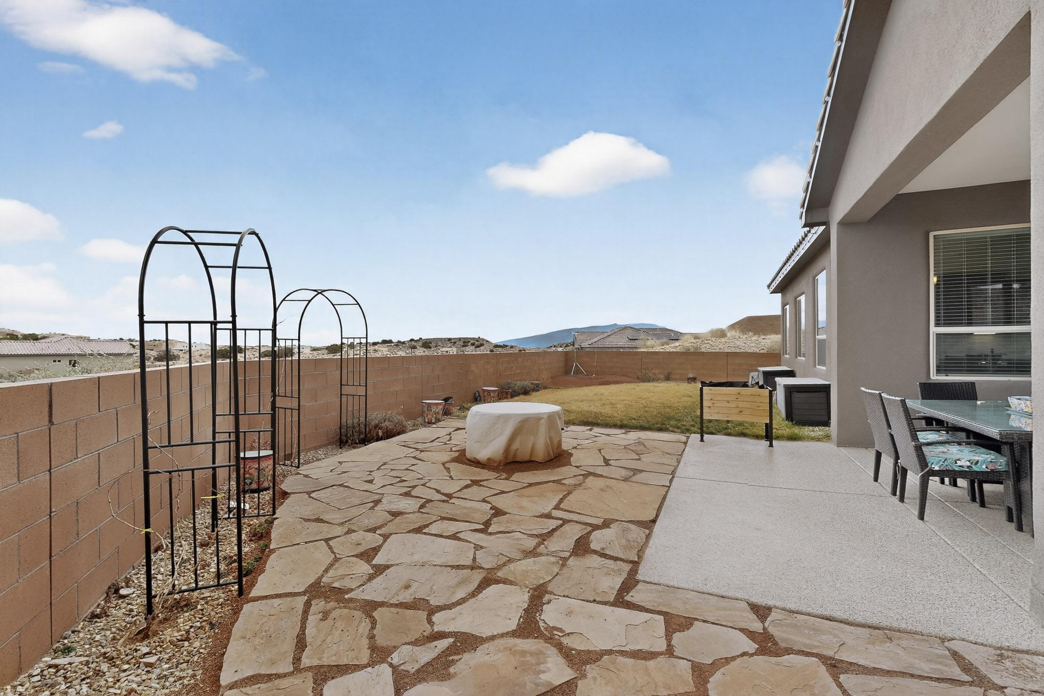 5572 Barranca Overlook Court NE