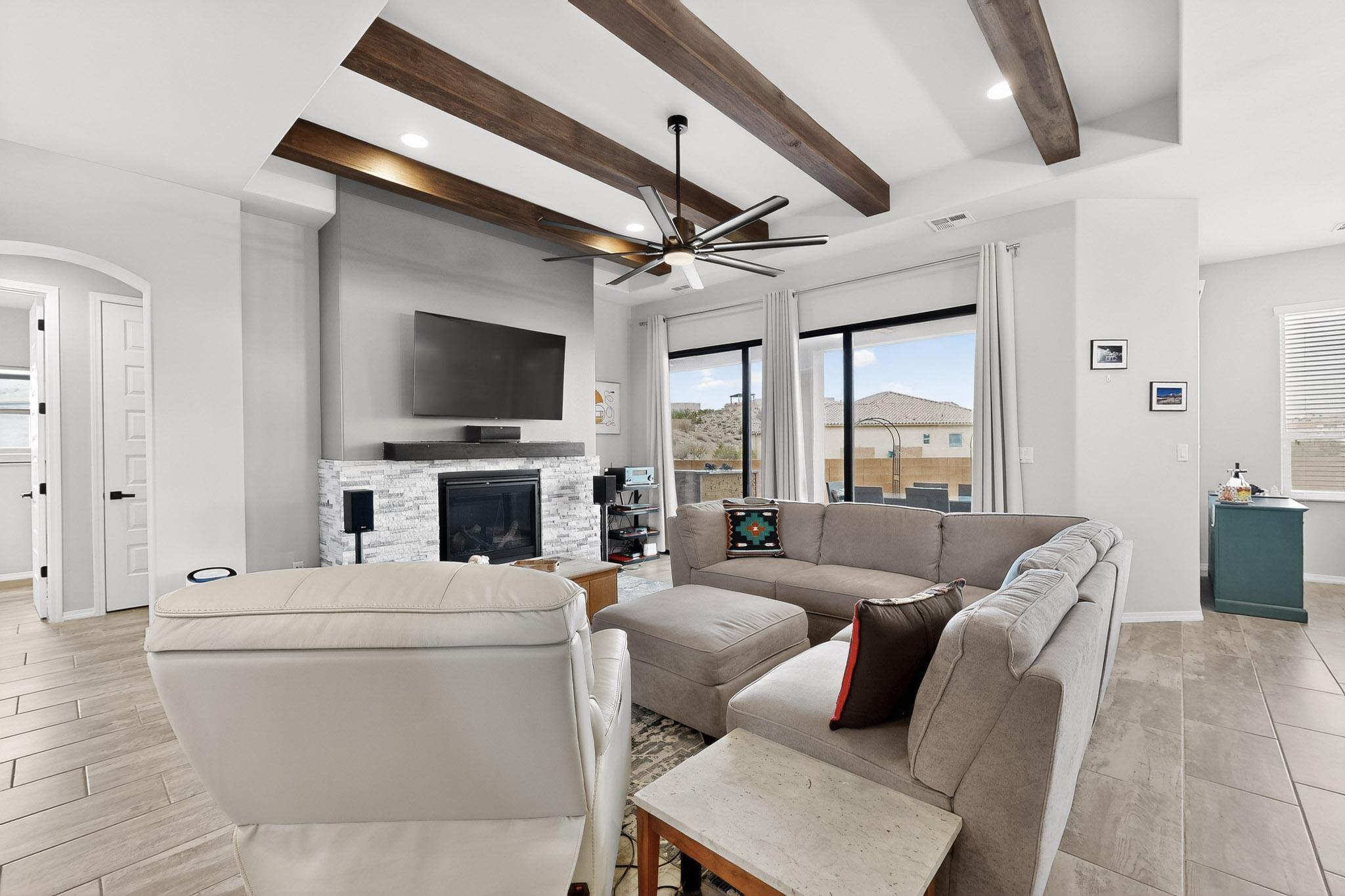 5572 Barranca Overlook Court NE