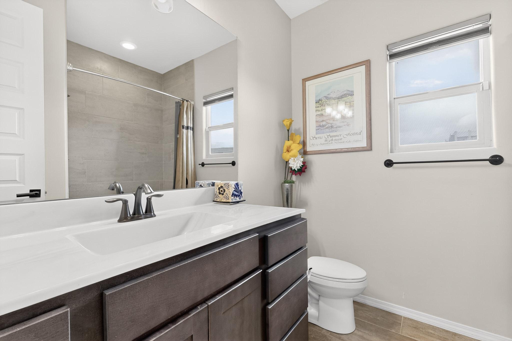 5572 Barranca Overlook Court NE