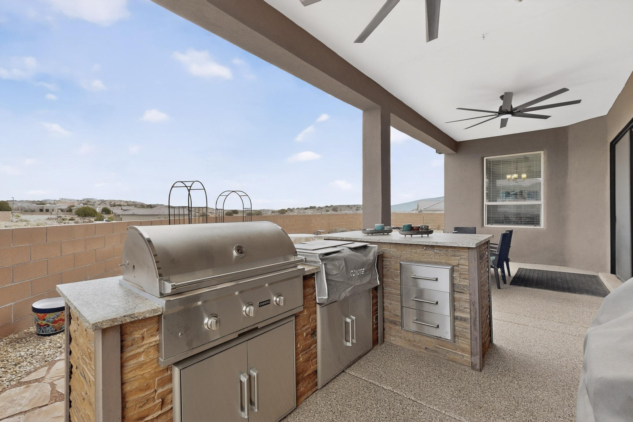 5572 Barranca Overlook Court NE