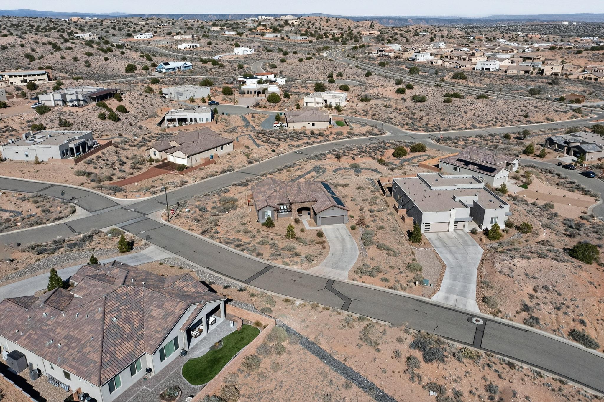 5572 Barranca Overlook Court NE