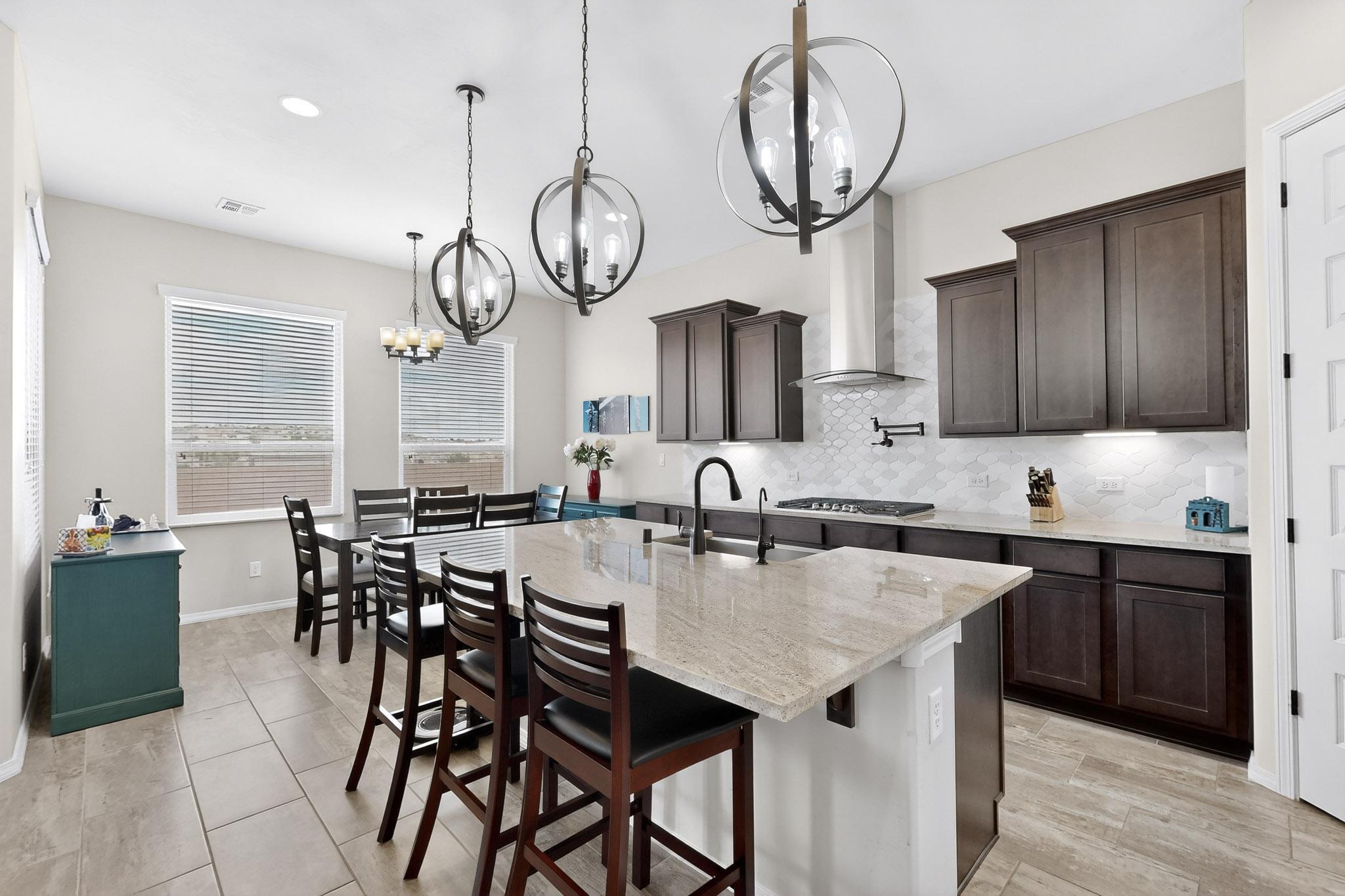 5572 Barranca Overlook Court NE