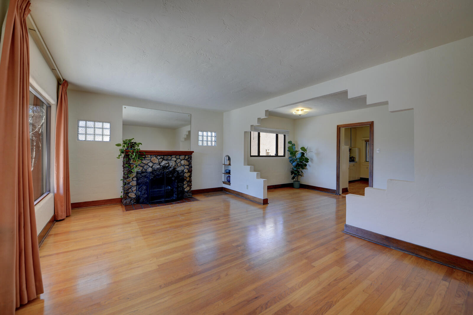 3421 Campus Boulevard NE