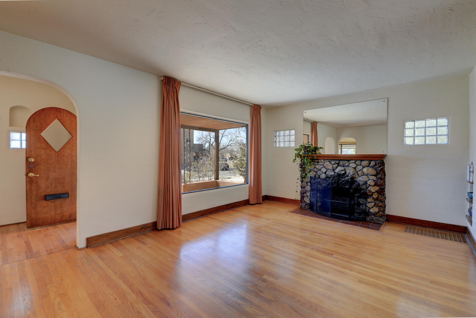 3421 Campus Boulevard NE