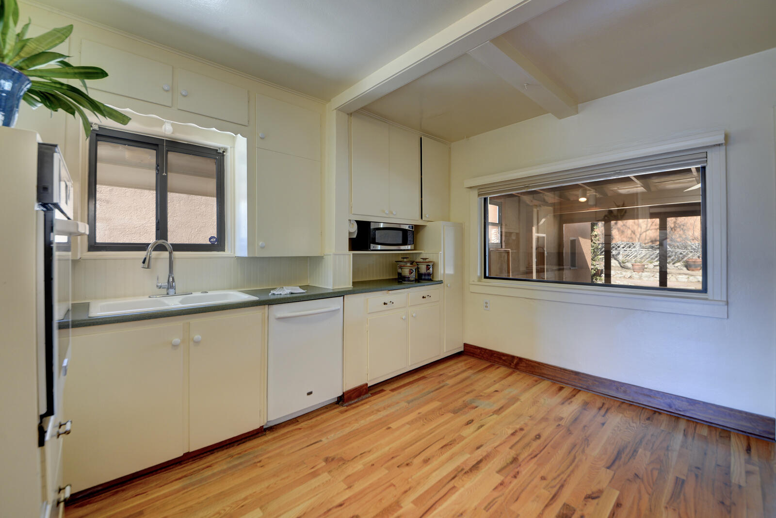 3421 Campus Boulevard NE