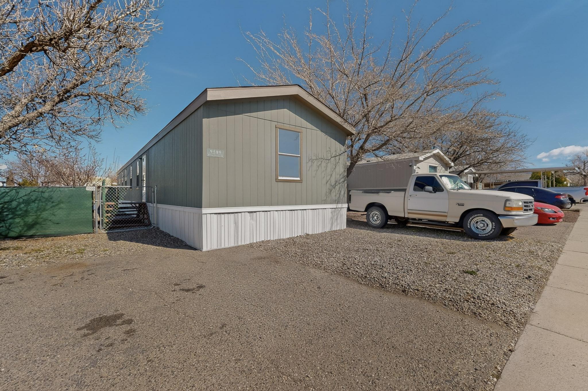 9509 Botts Street SE