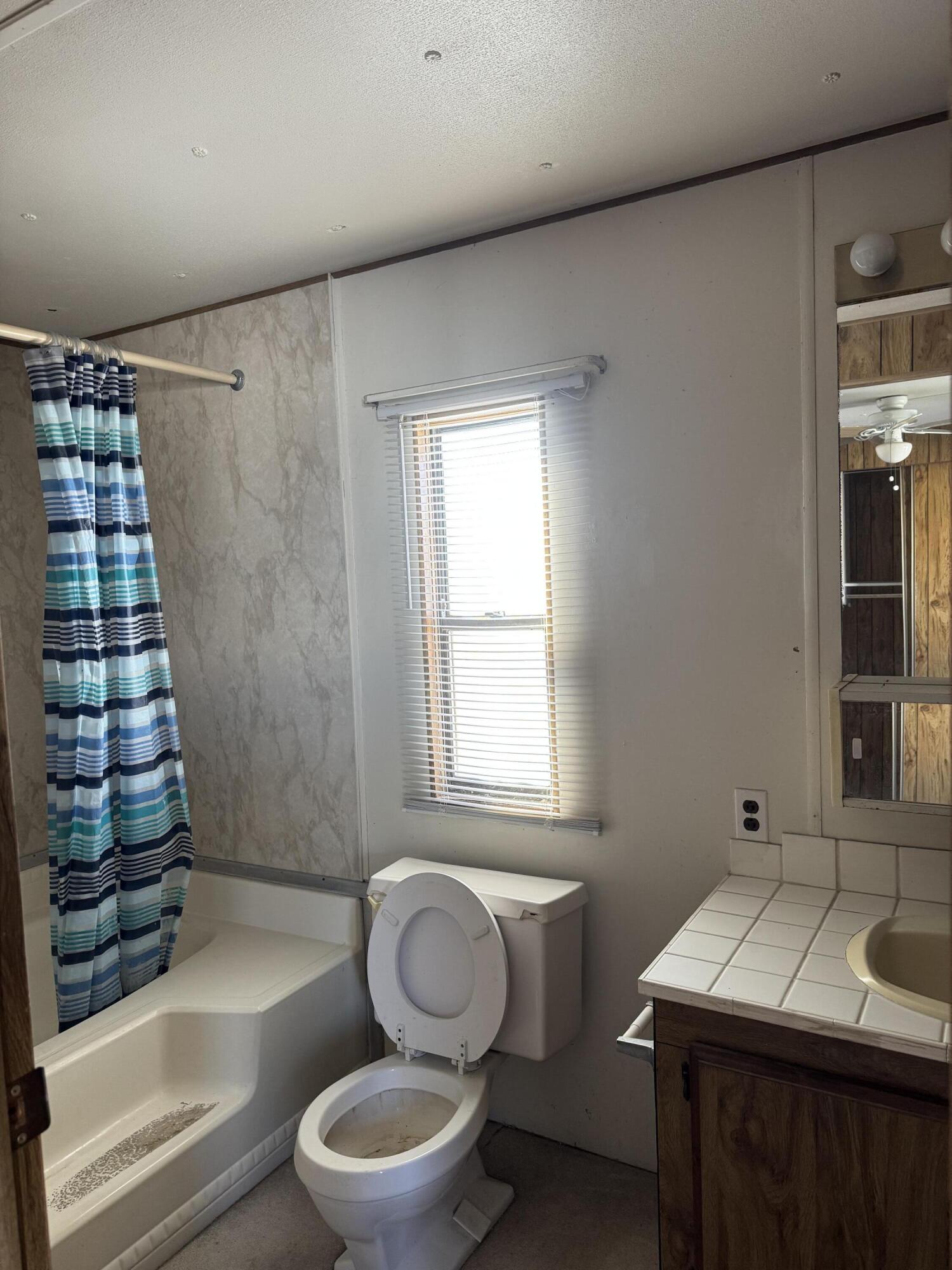 7112 Pan American NE 230