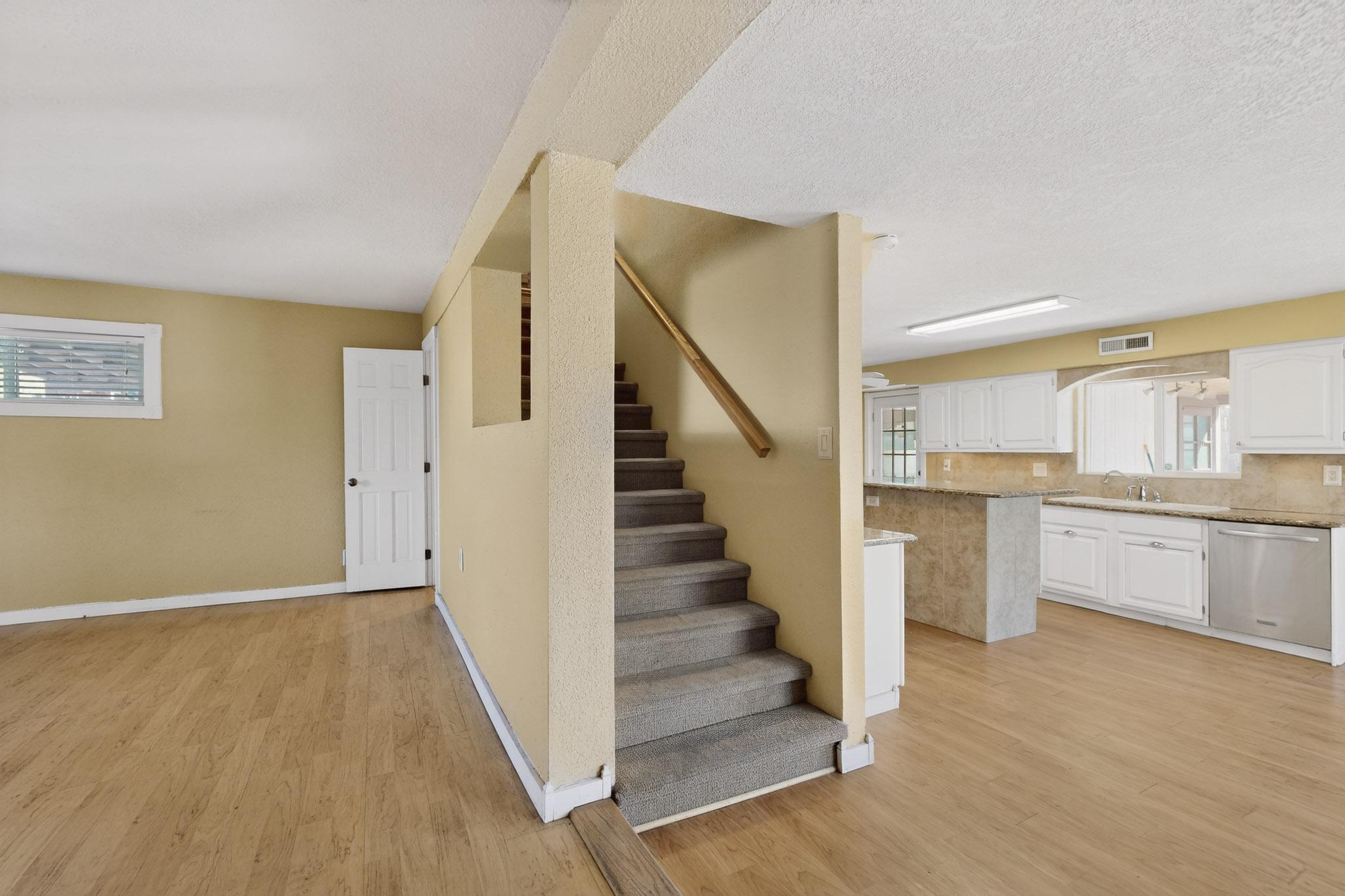 348 Cutler Avenue NE