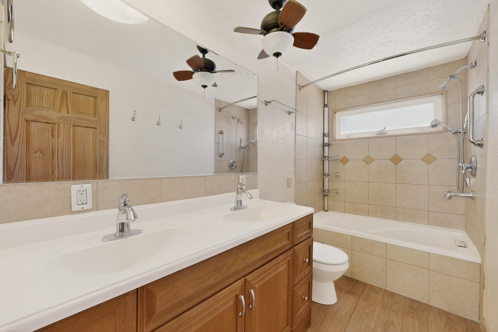 348 Cutler Avenue NE