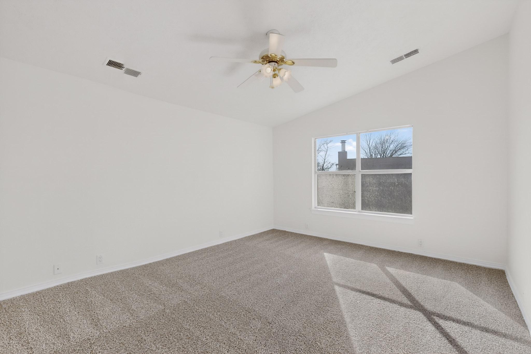 811 Bryce Canyon Street SE