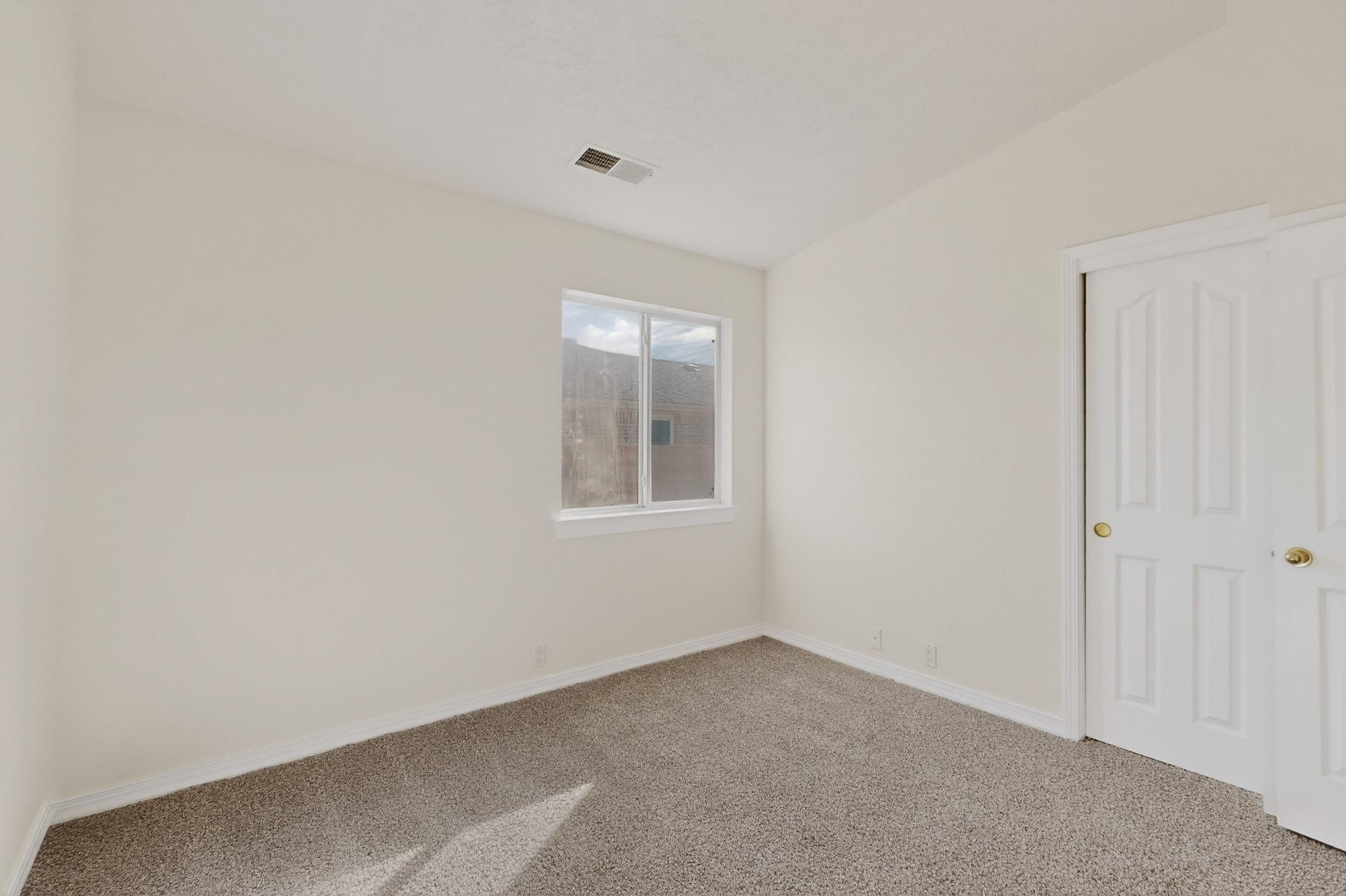 811 Bryce Canyon Street SE