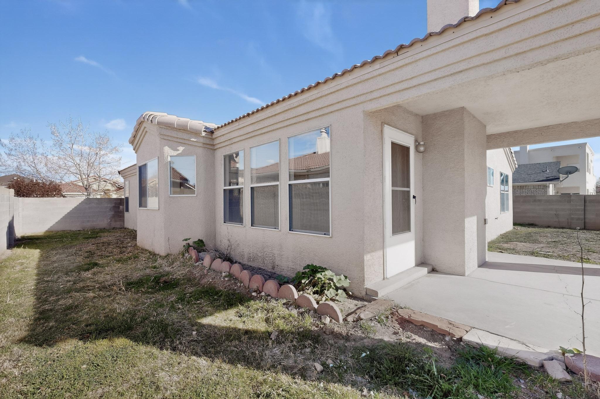 811 Bryce Canyon Street SE