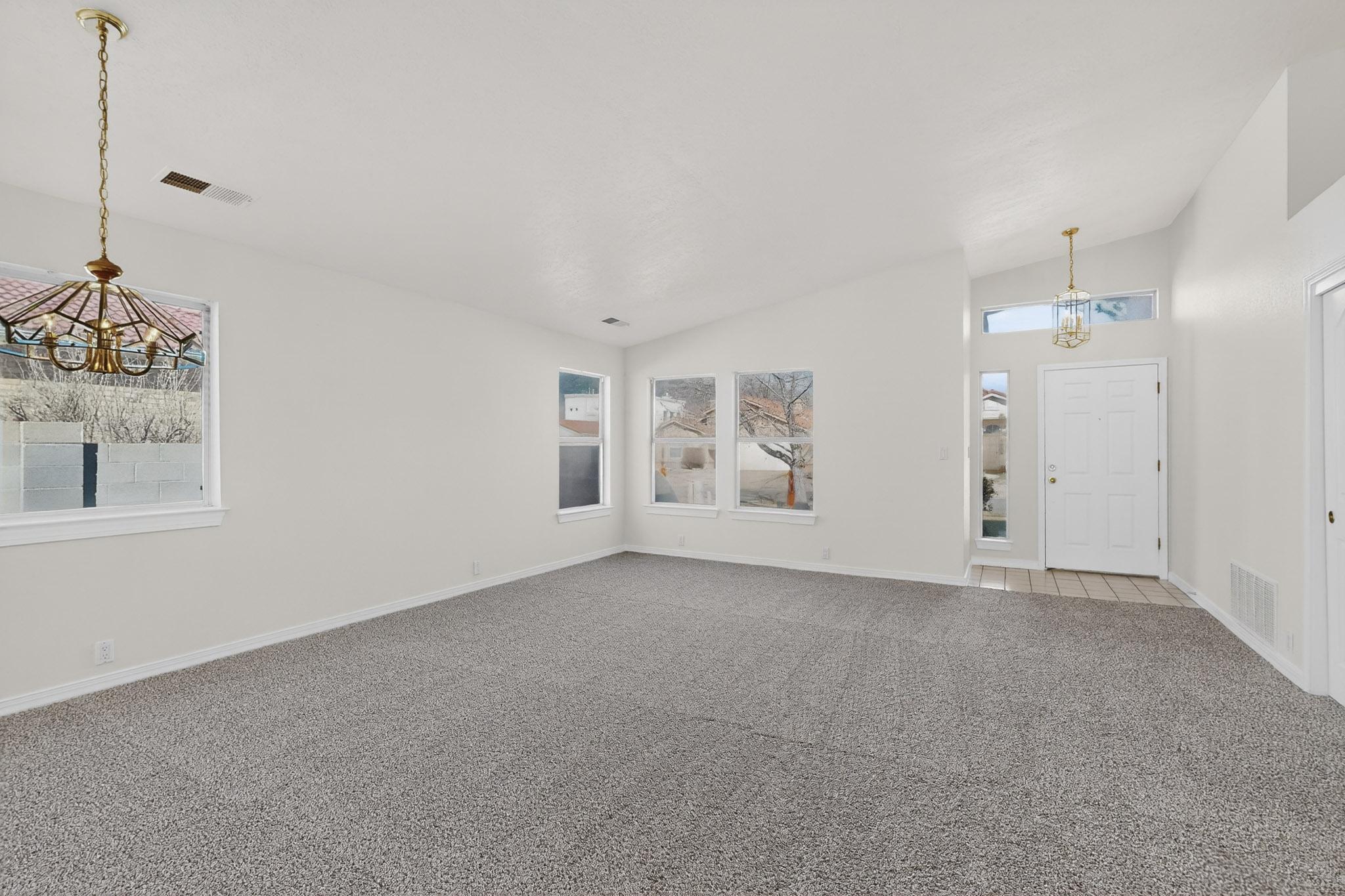 811 Bryce Canyon Street SE