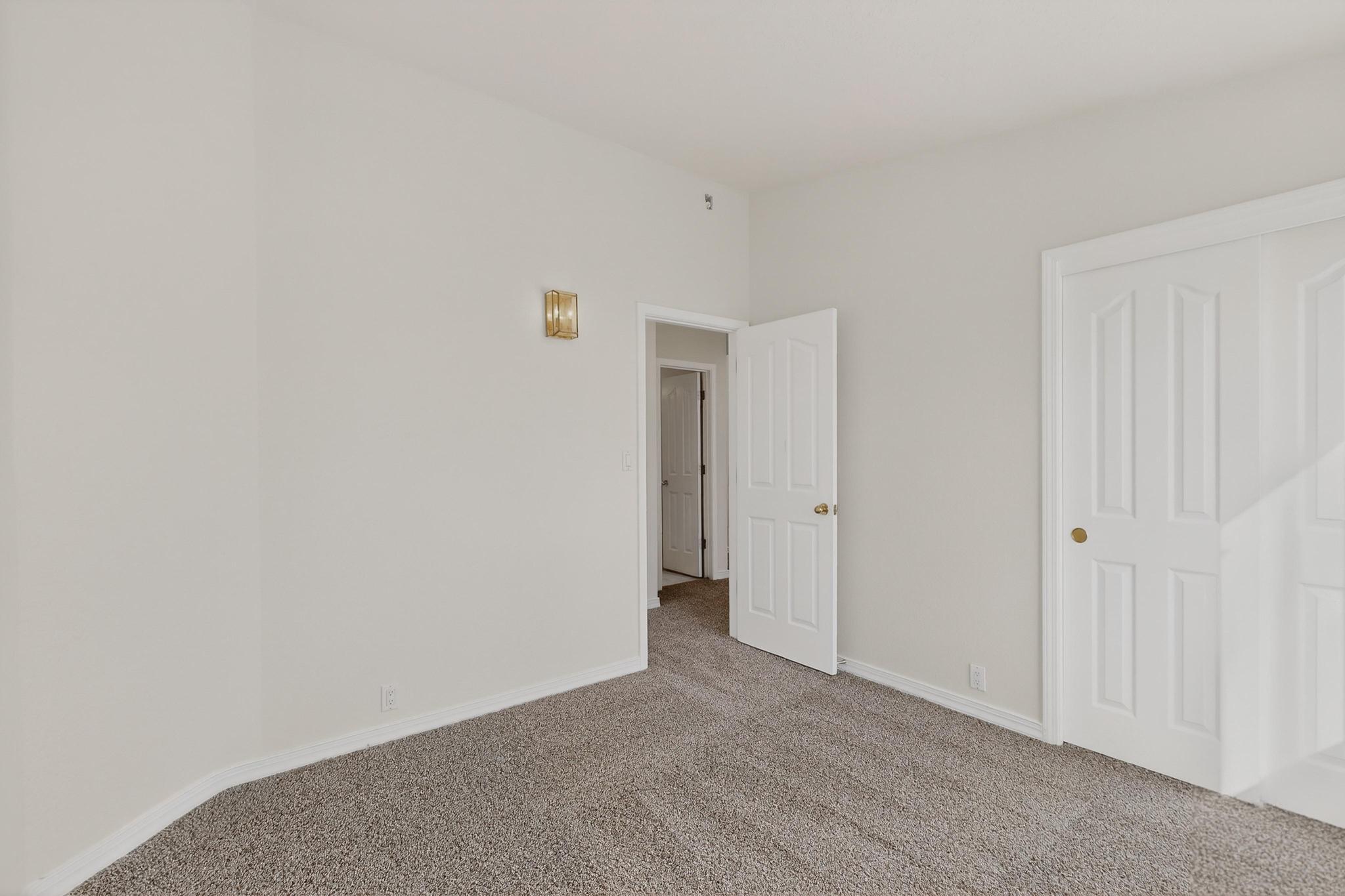 811 Bryce Canyon Street SE