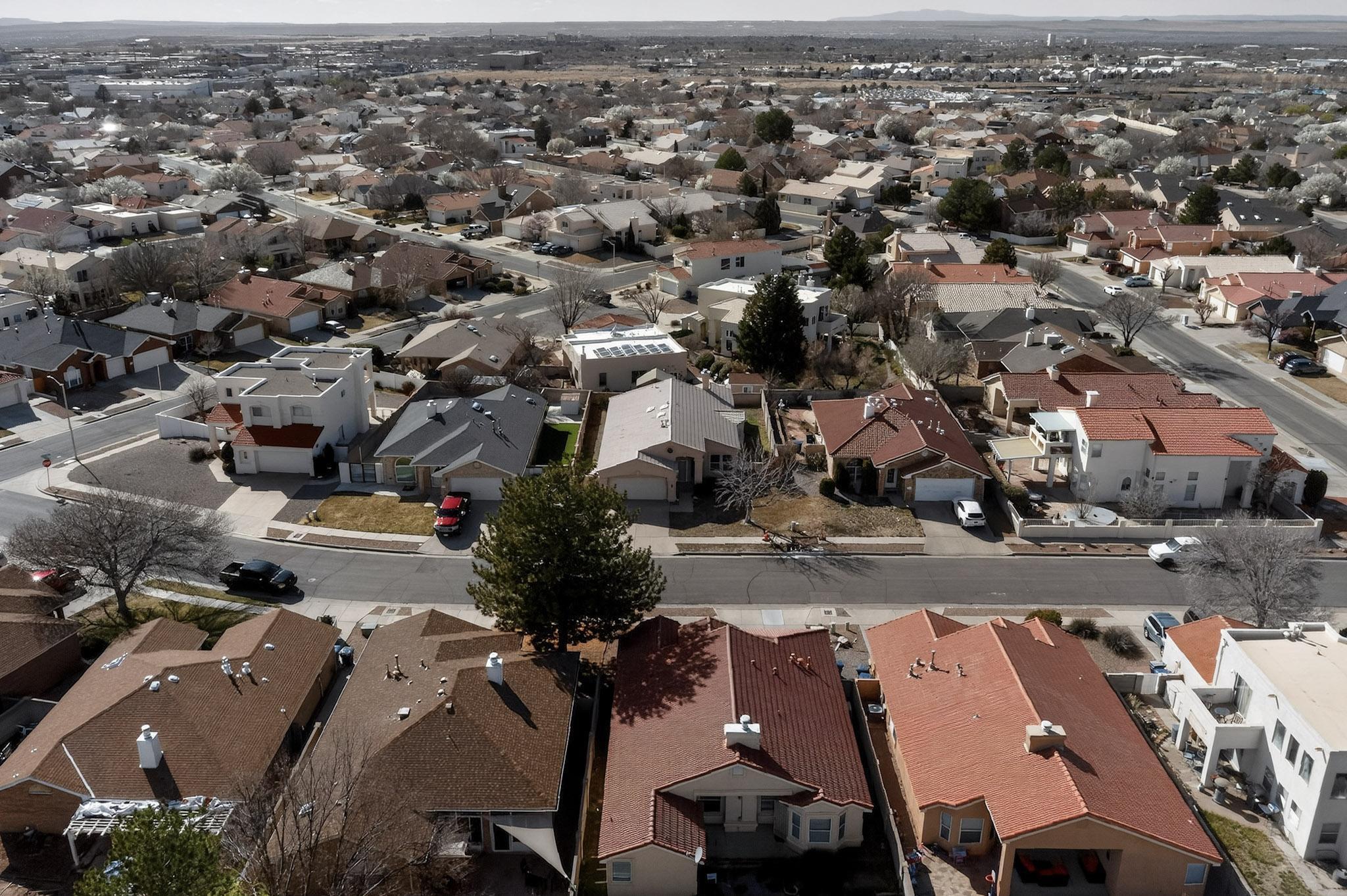 811 Bryce Canyon Street SE