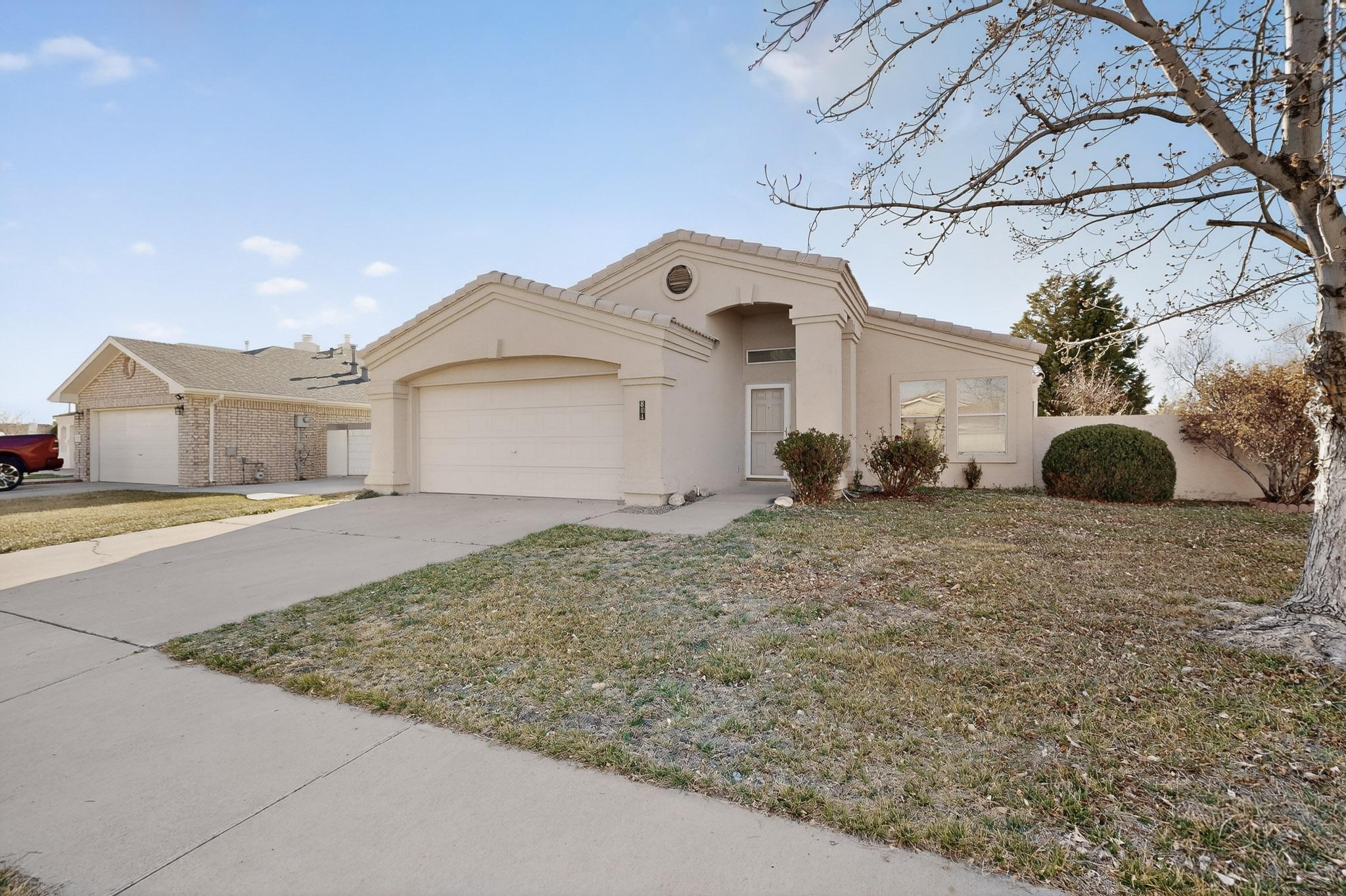 811 Bryce Canyon Street SE