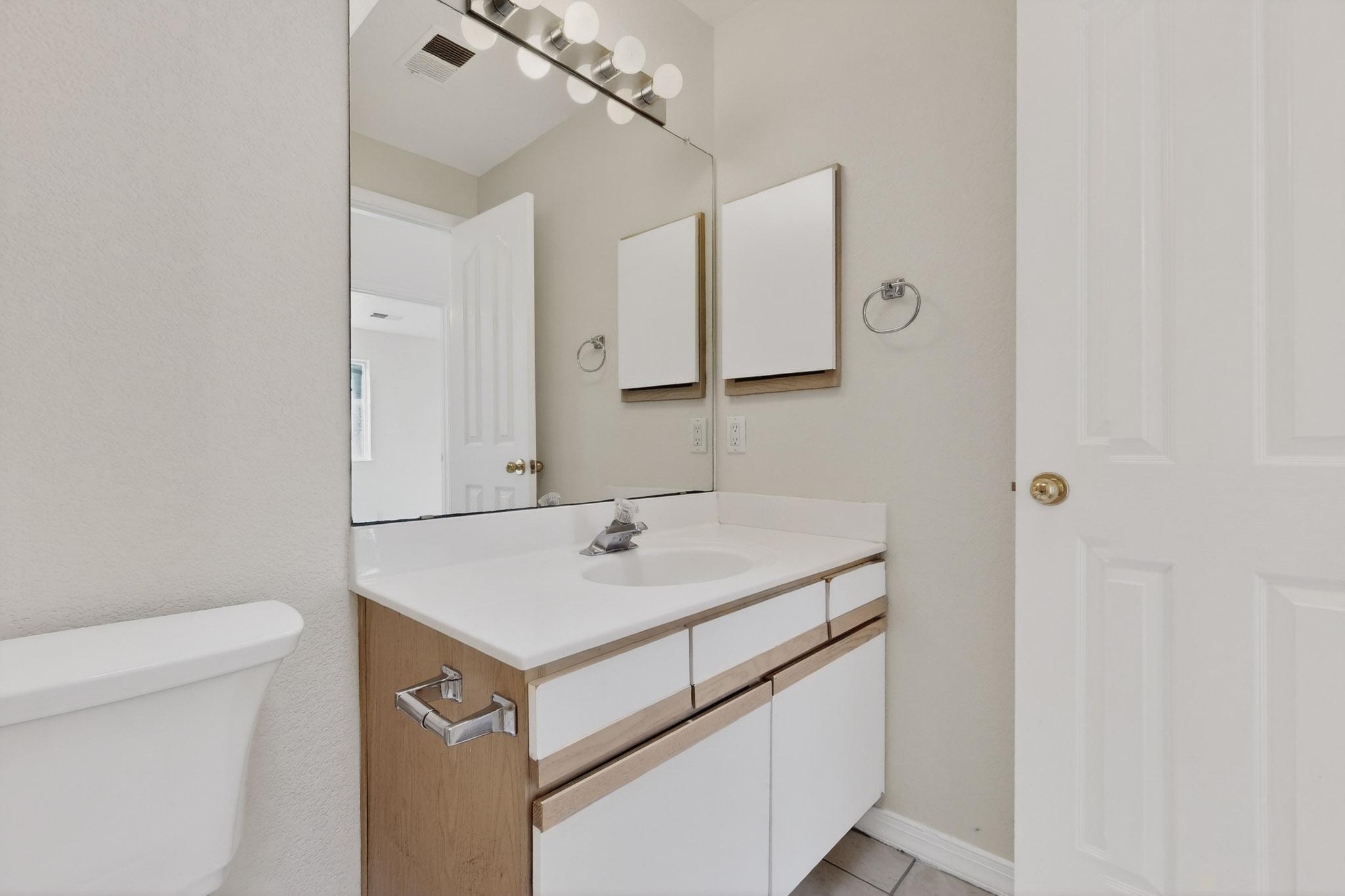 811 Bryce Canyon Street SE