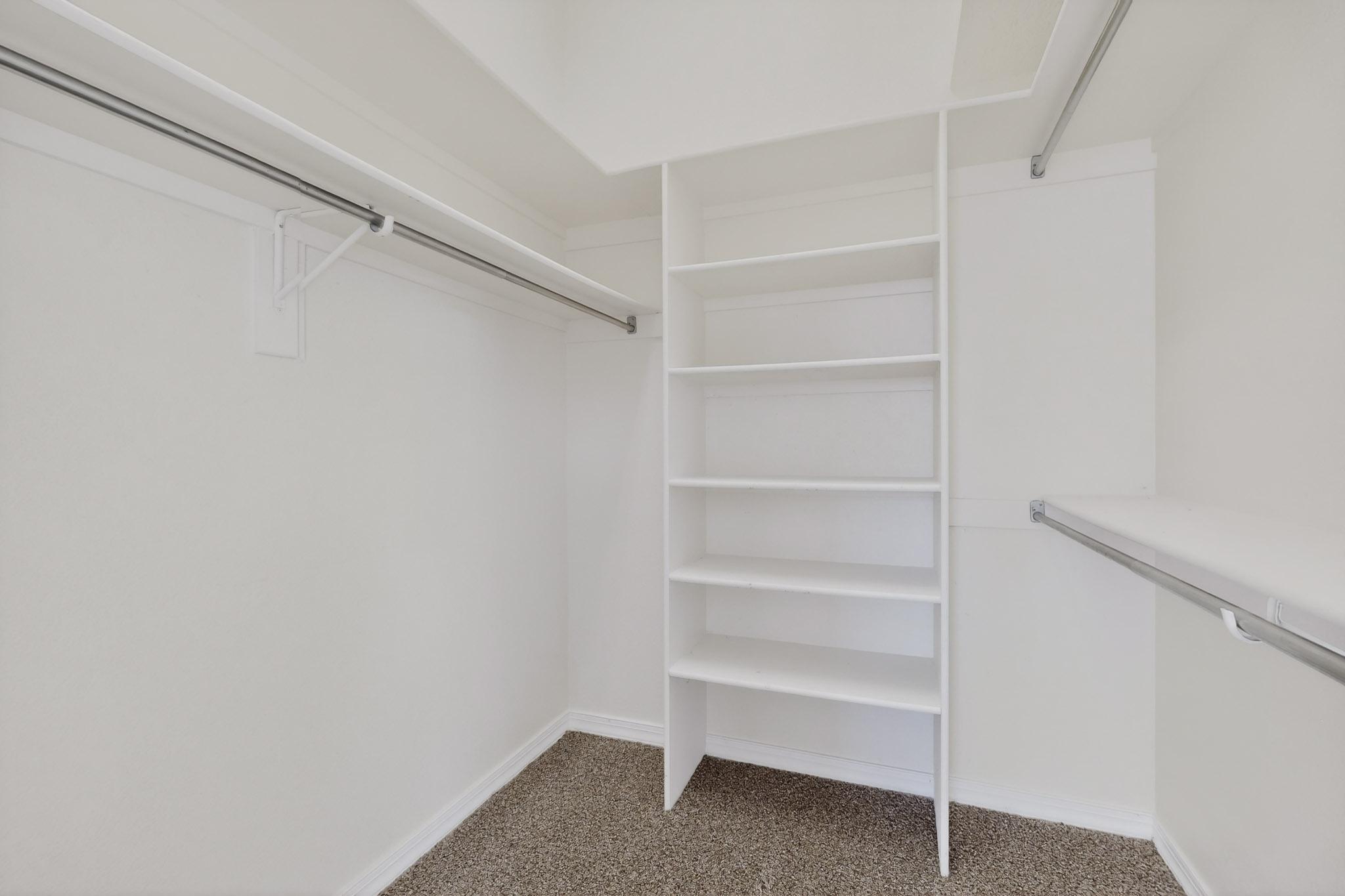 811 Bryce Canyon Street SE