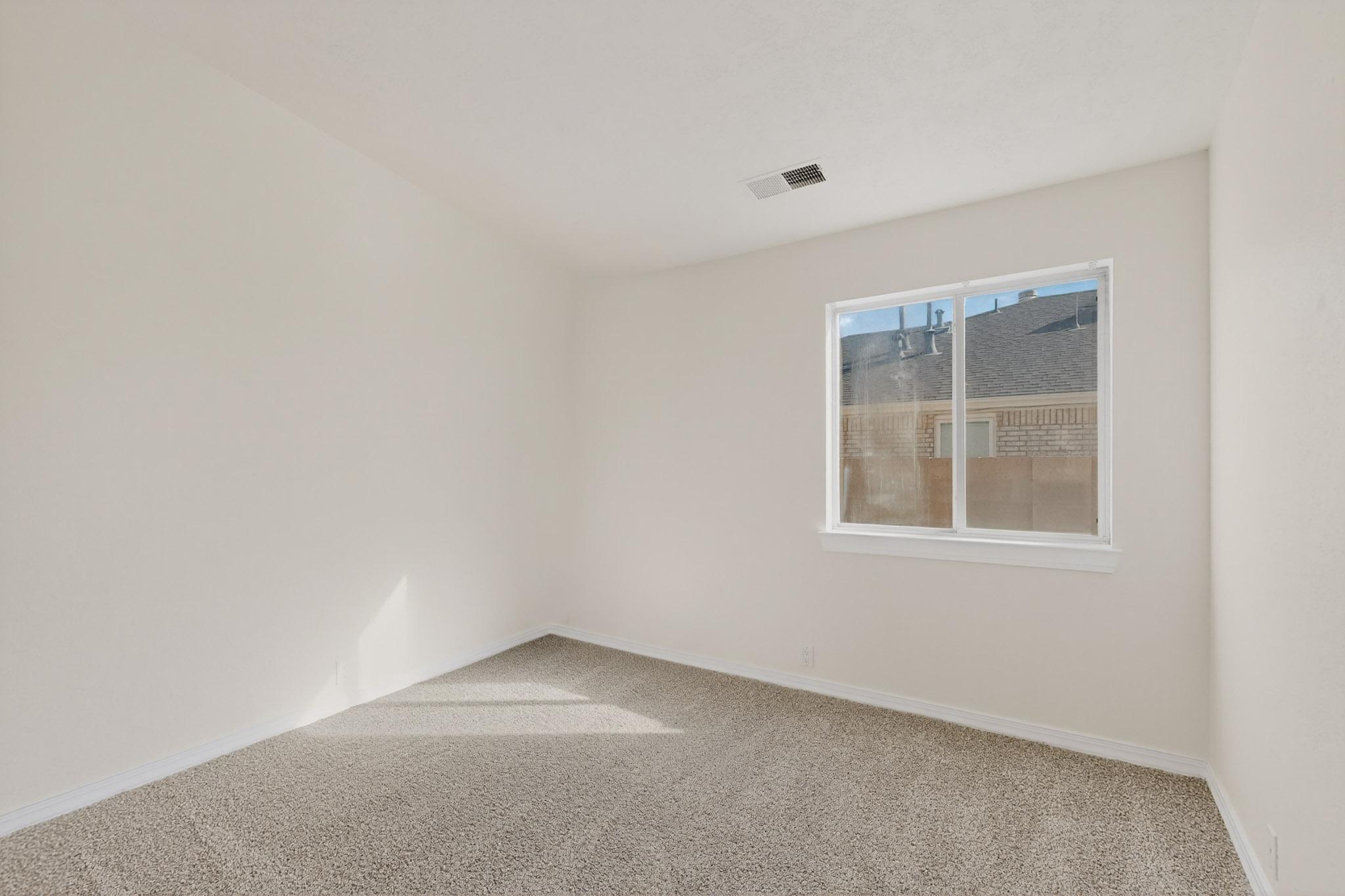 811 Bryce Canyon Street SE