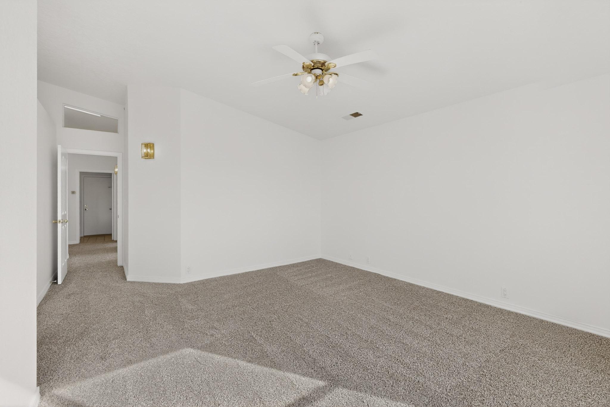 811 Bryce Canyon Street SE