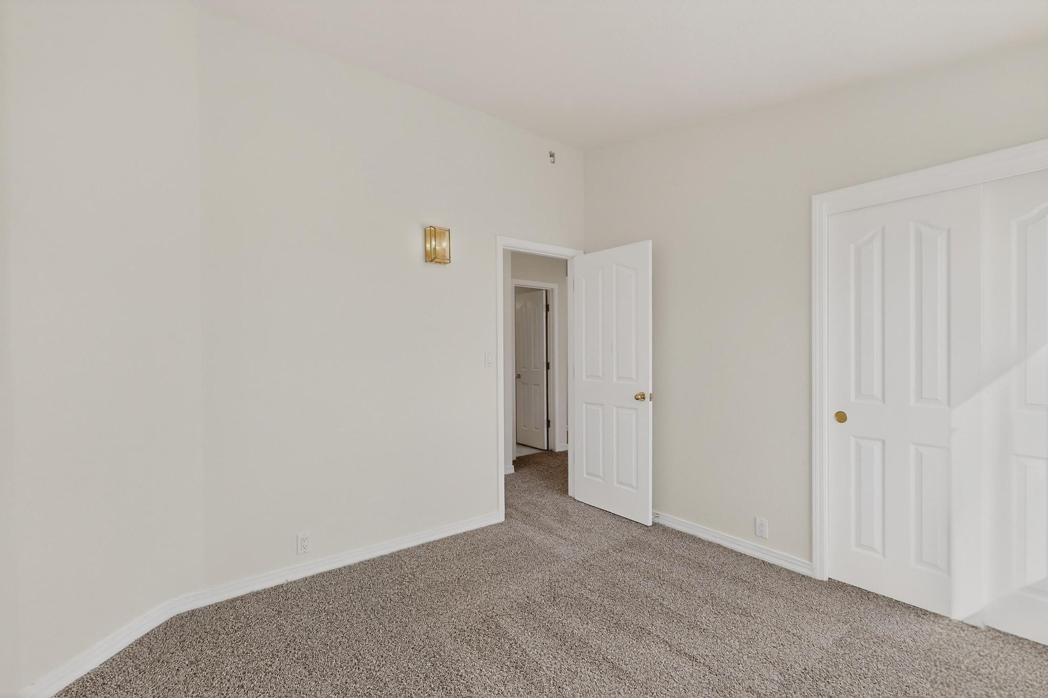 811 Bryce Canyon Street SE