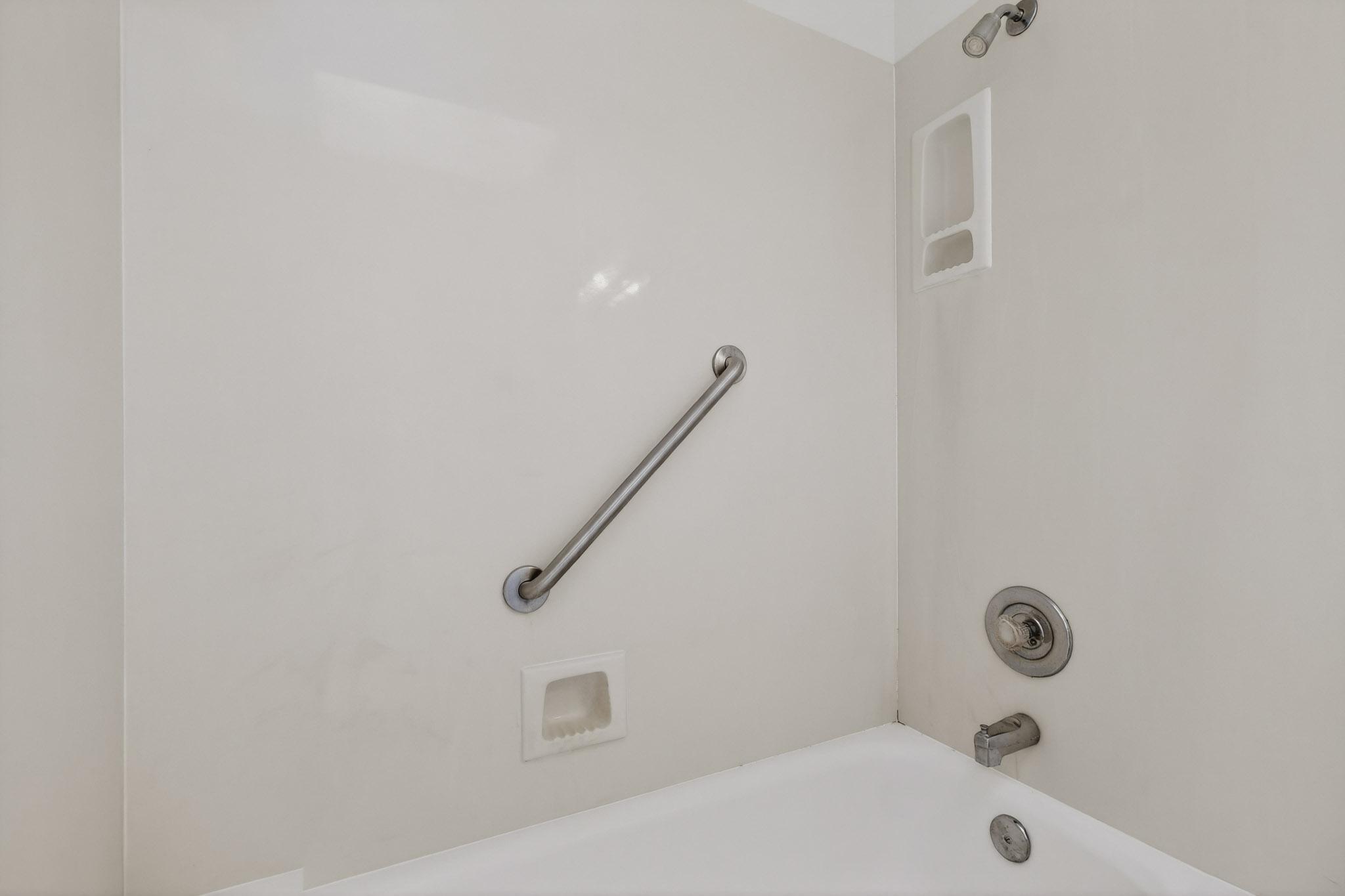 811 Bryce Canyon Street SE