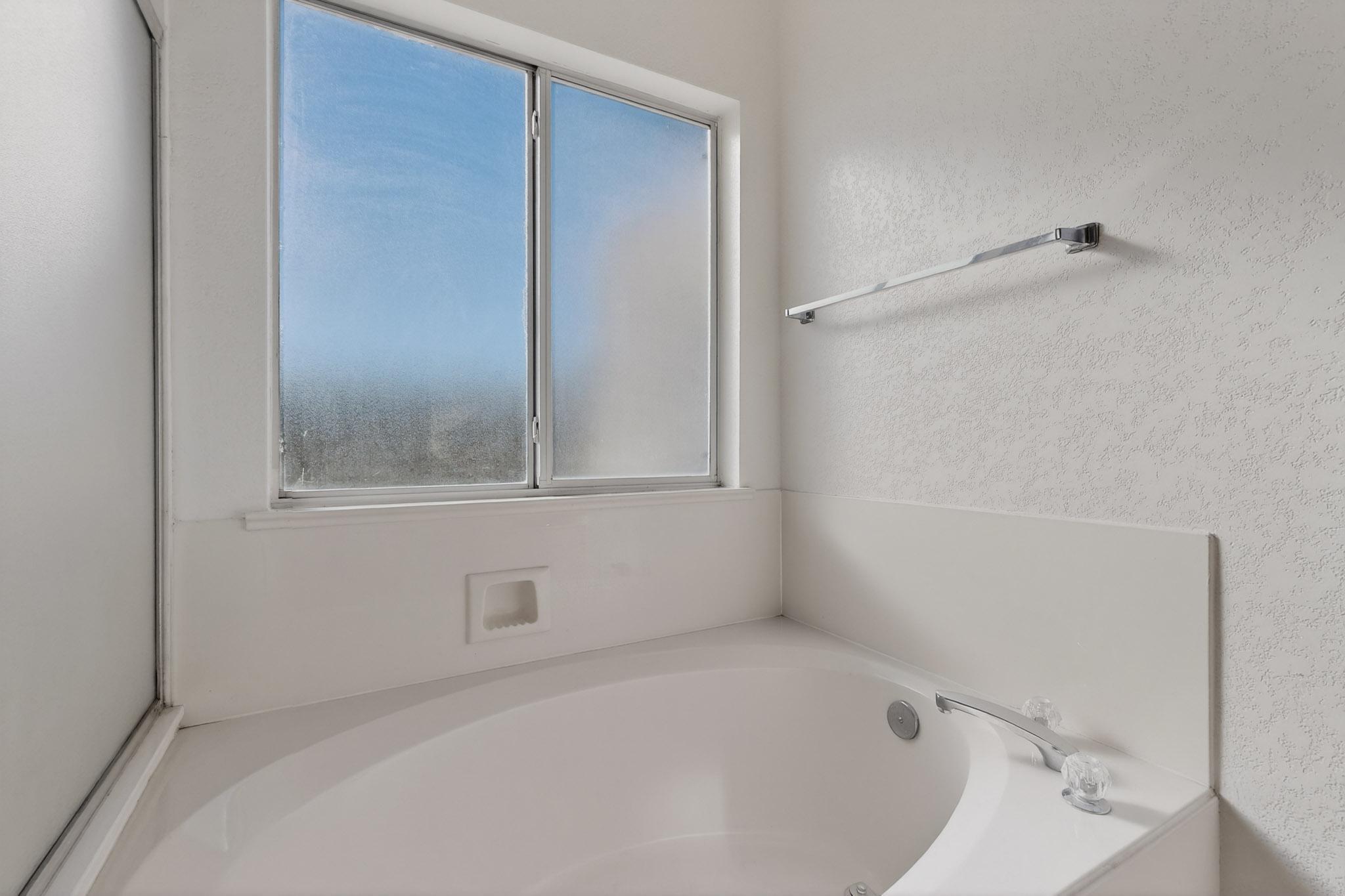 811 Bryce Canyon Street SE