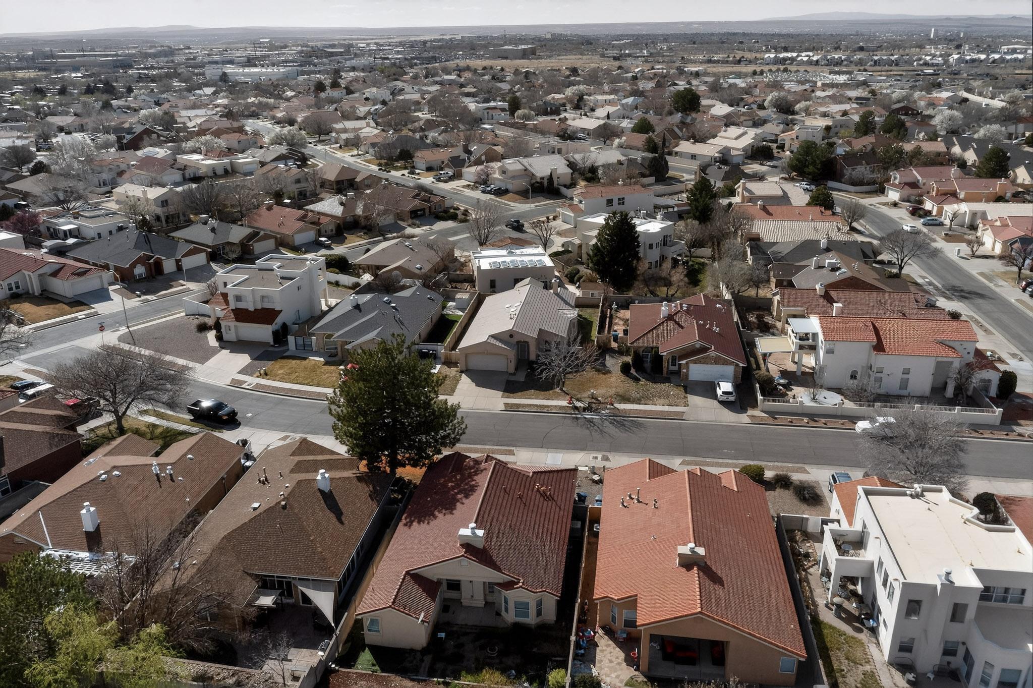 811 Bryce Canyon Street SE