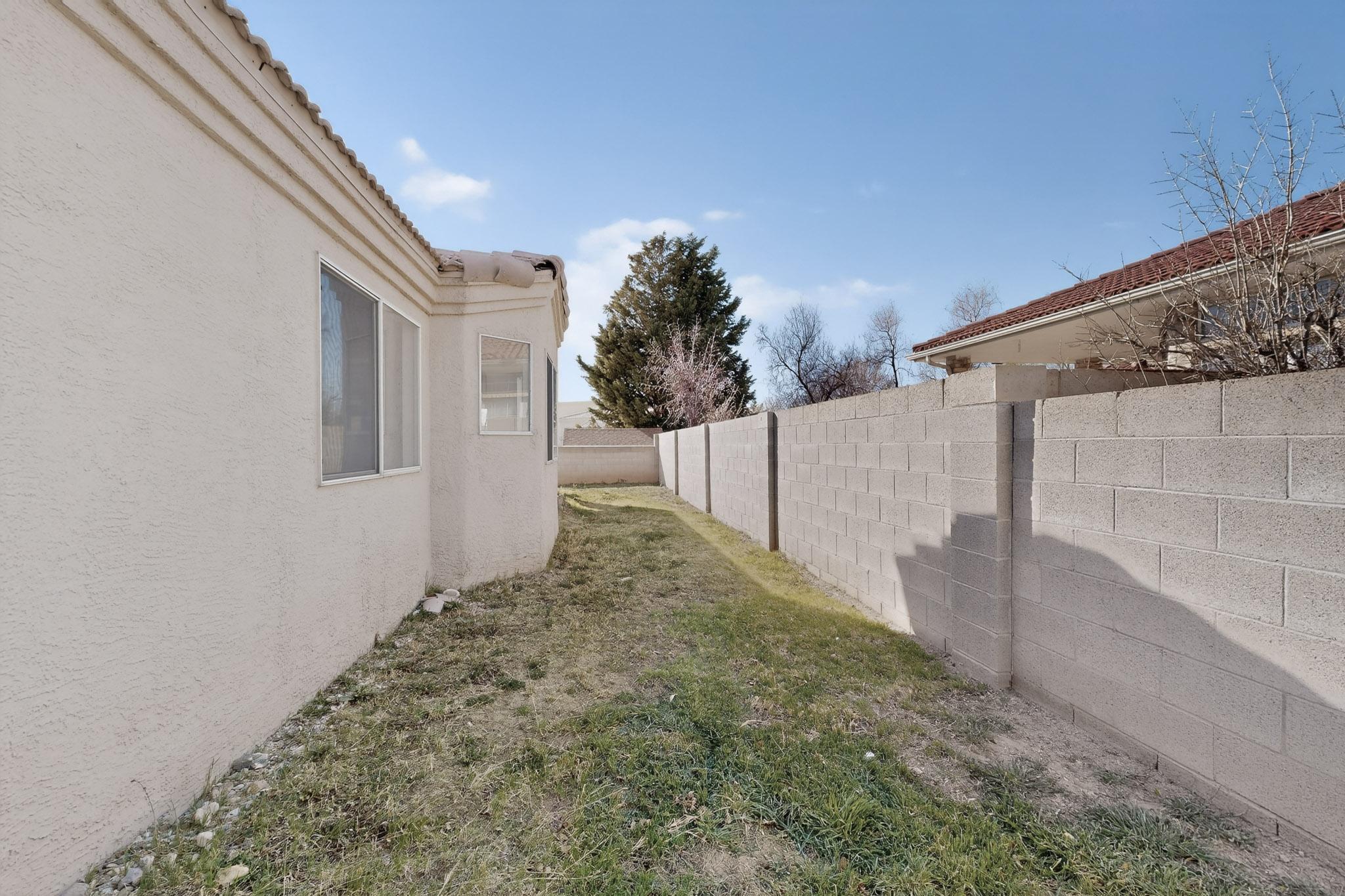 811 Bryce Canyon Street SE