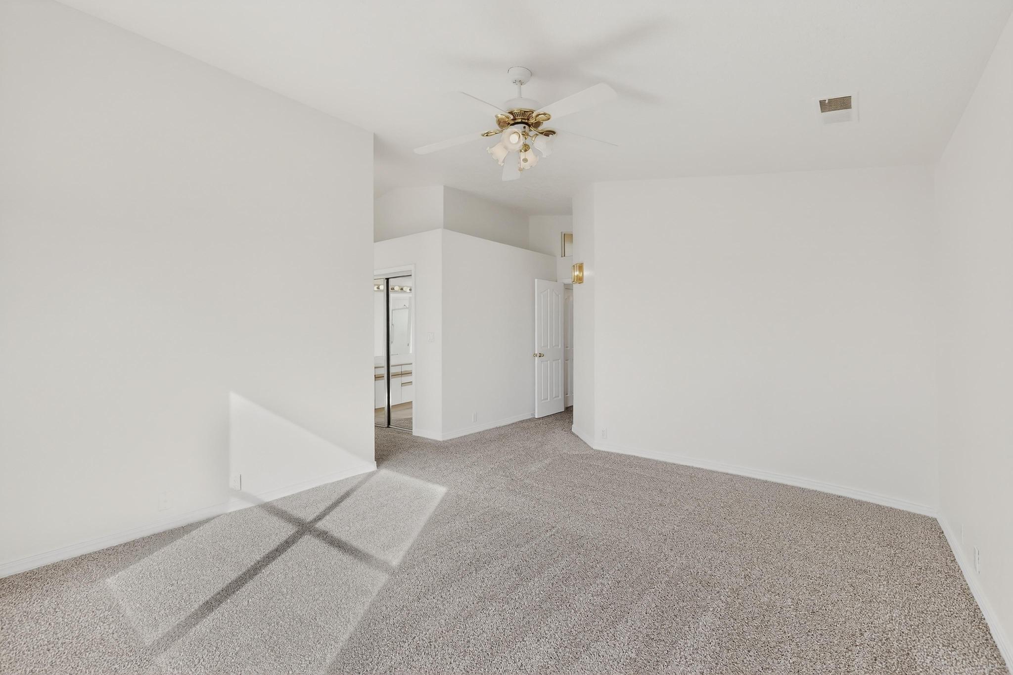 811 Bryce Canyon Street SE