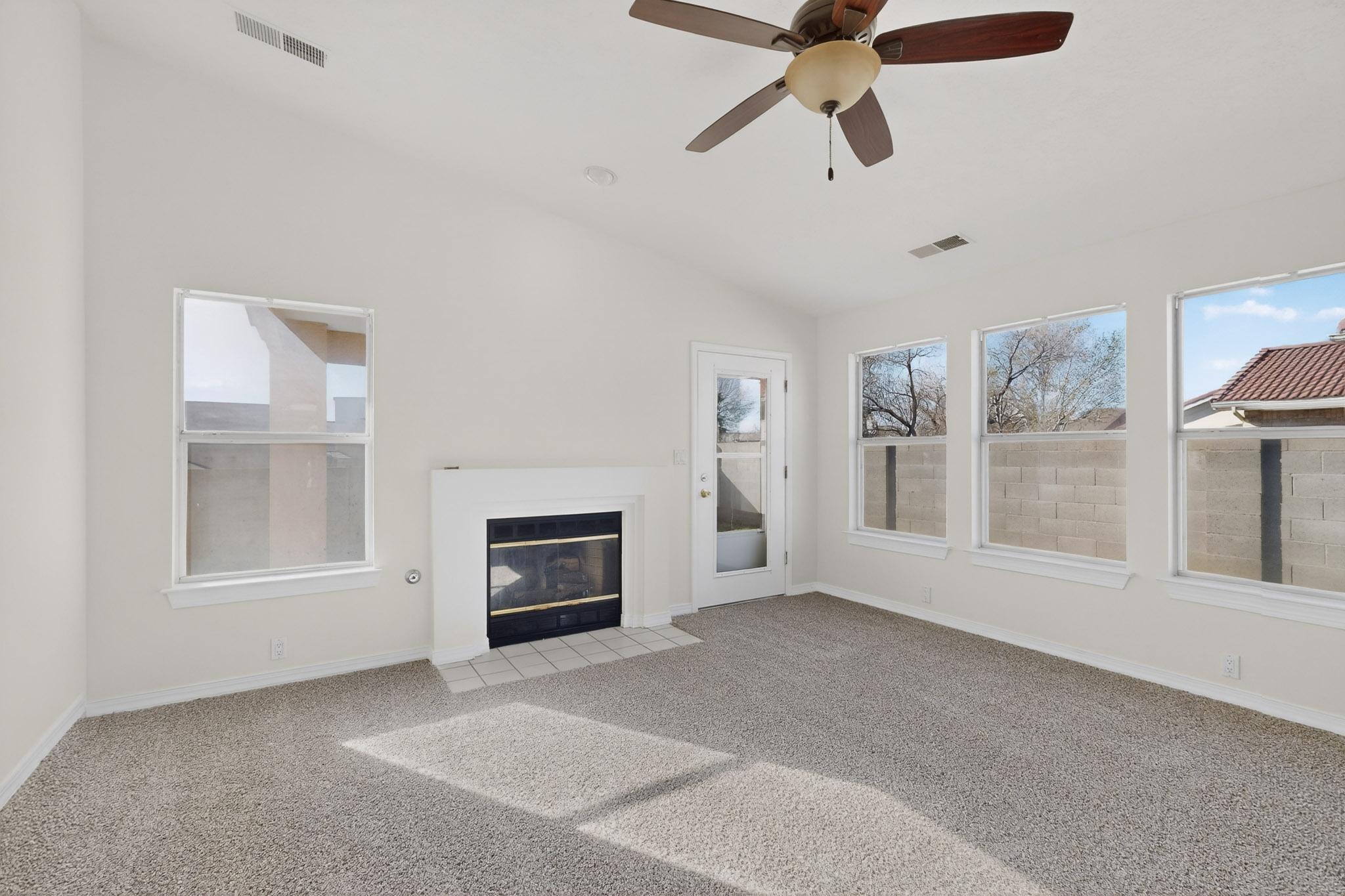 811 Bryce Canyon Street SE