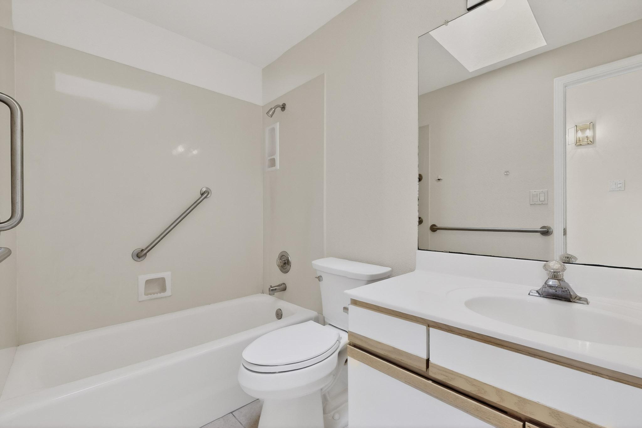 811 Bryce Canyon Street SE