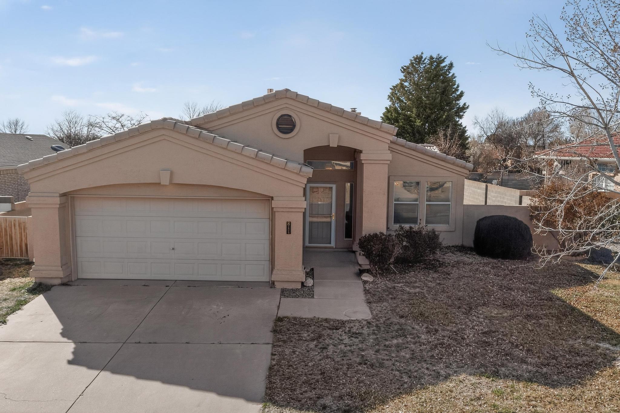 811 Bryce Canyon Street SE