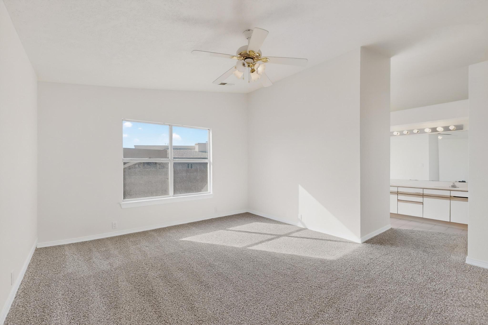 811 Bryce Canyon Street SE