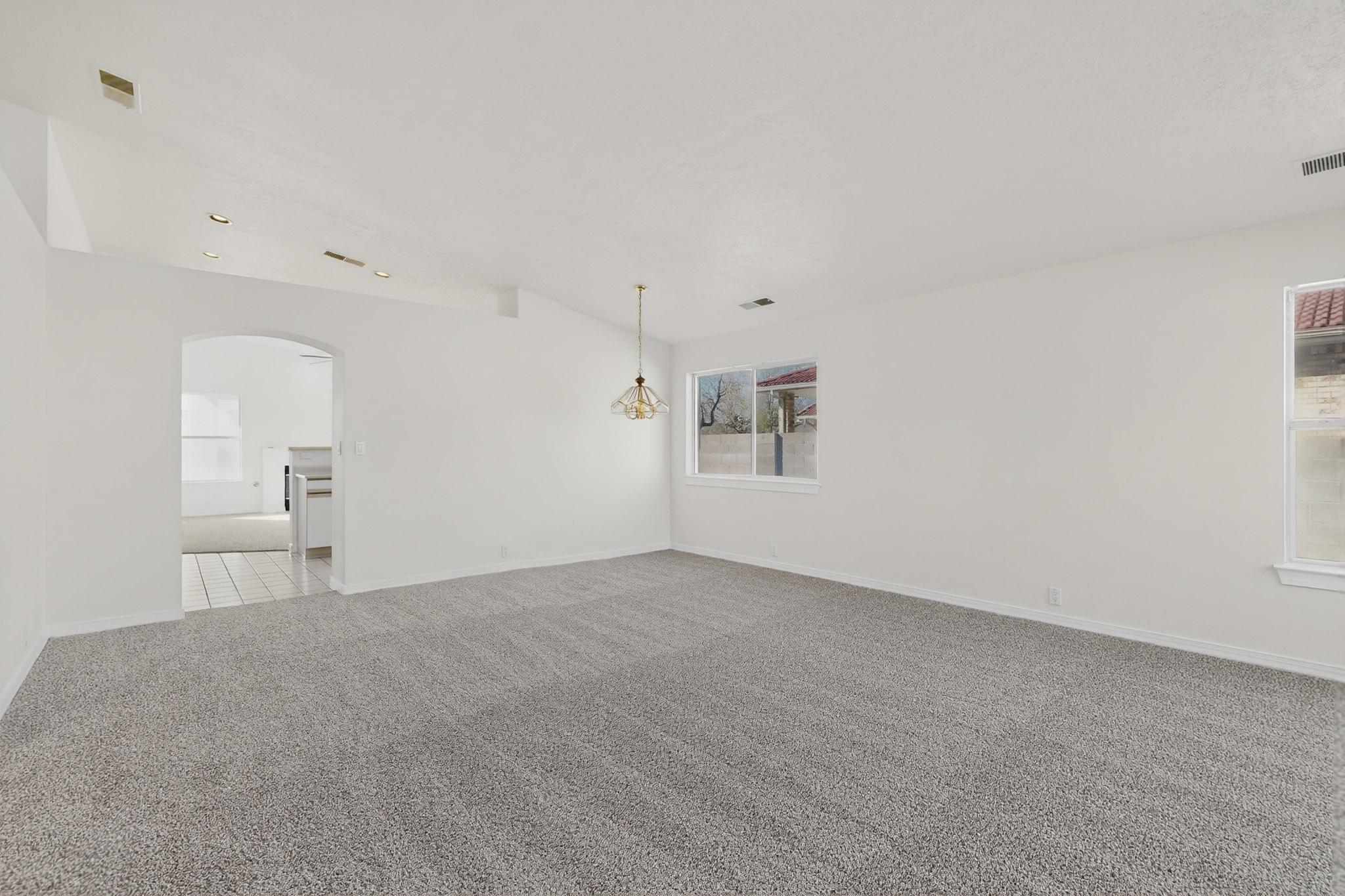 811 Bryce Canyon Street SE