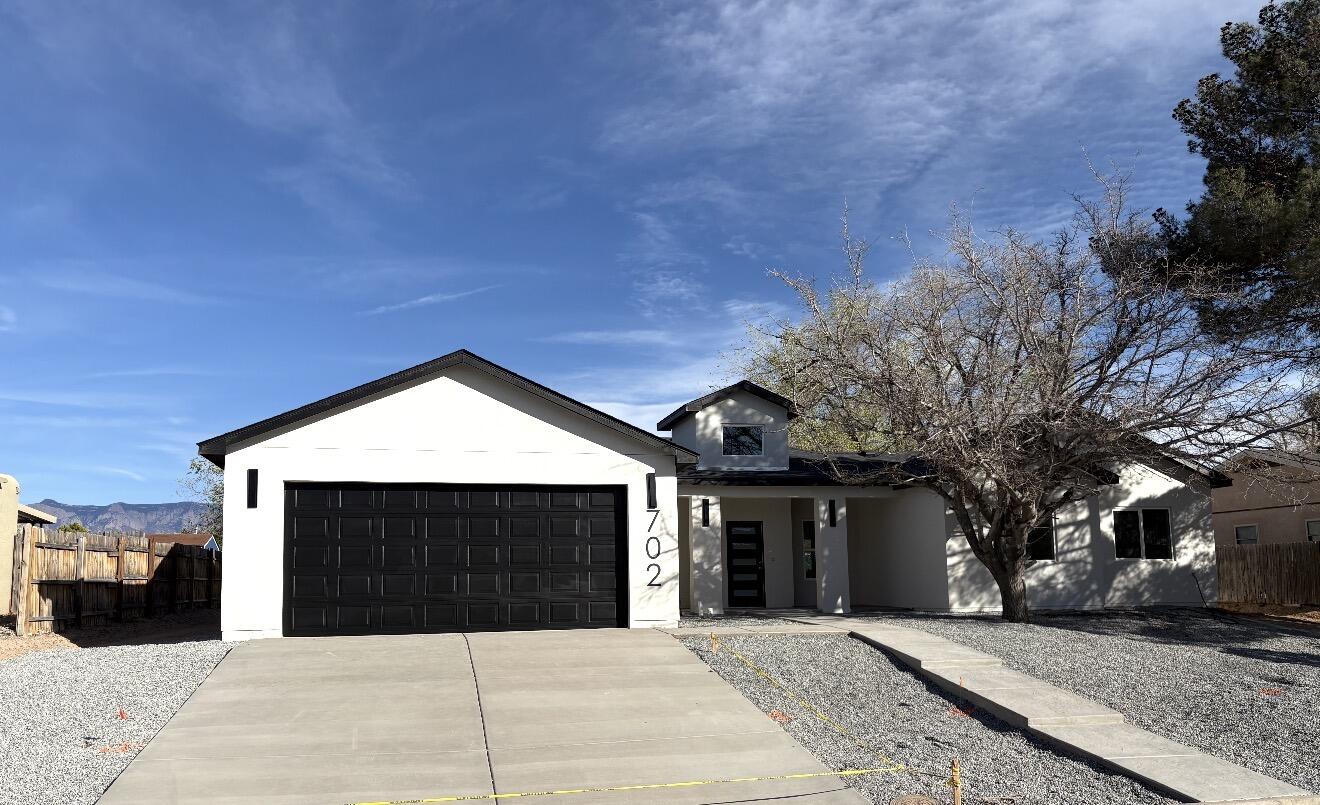 702 Rincon De Romos Drive SE