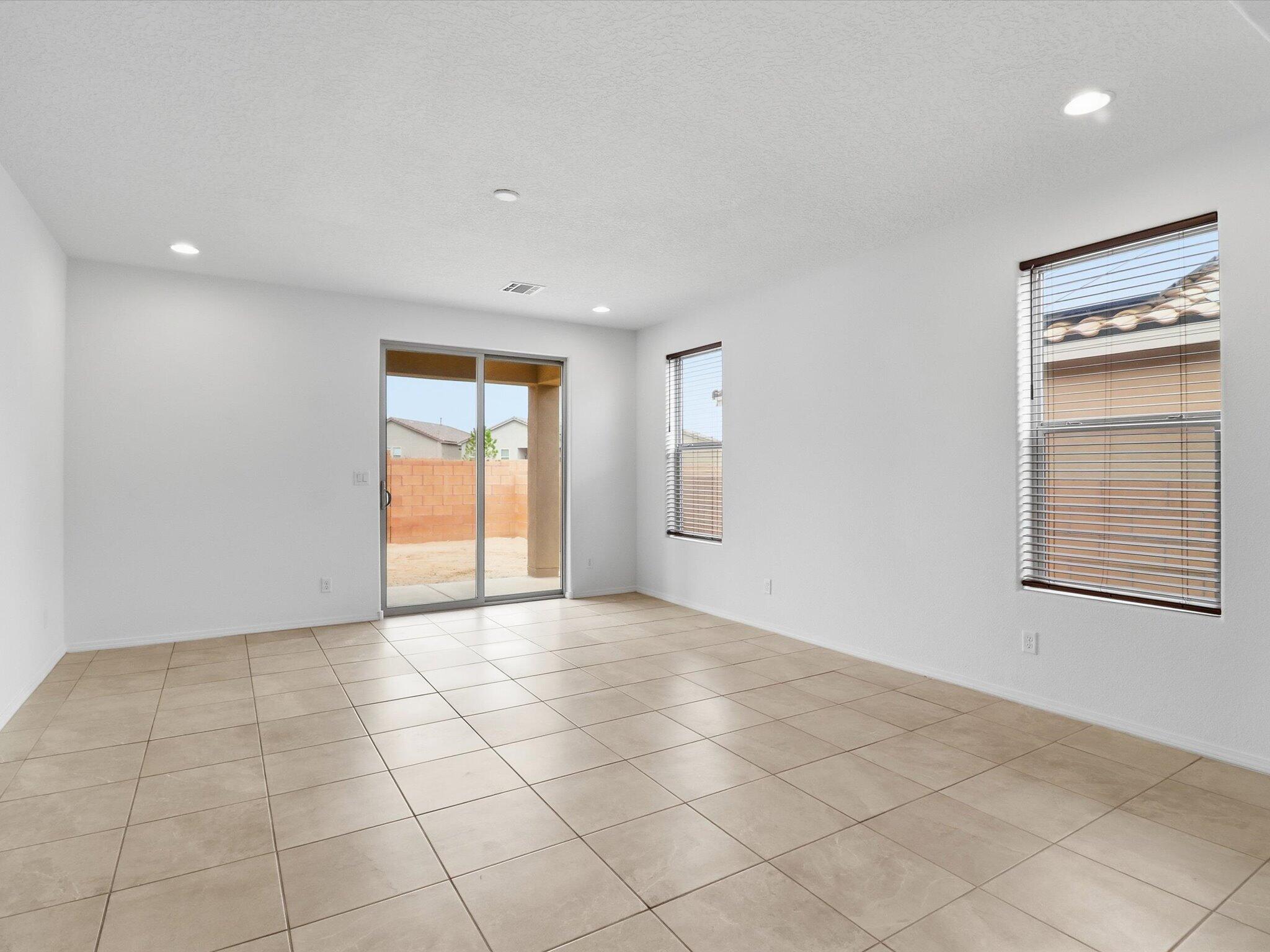 1125 VALLECITO Loop NW