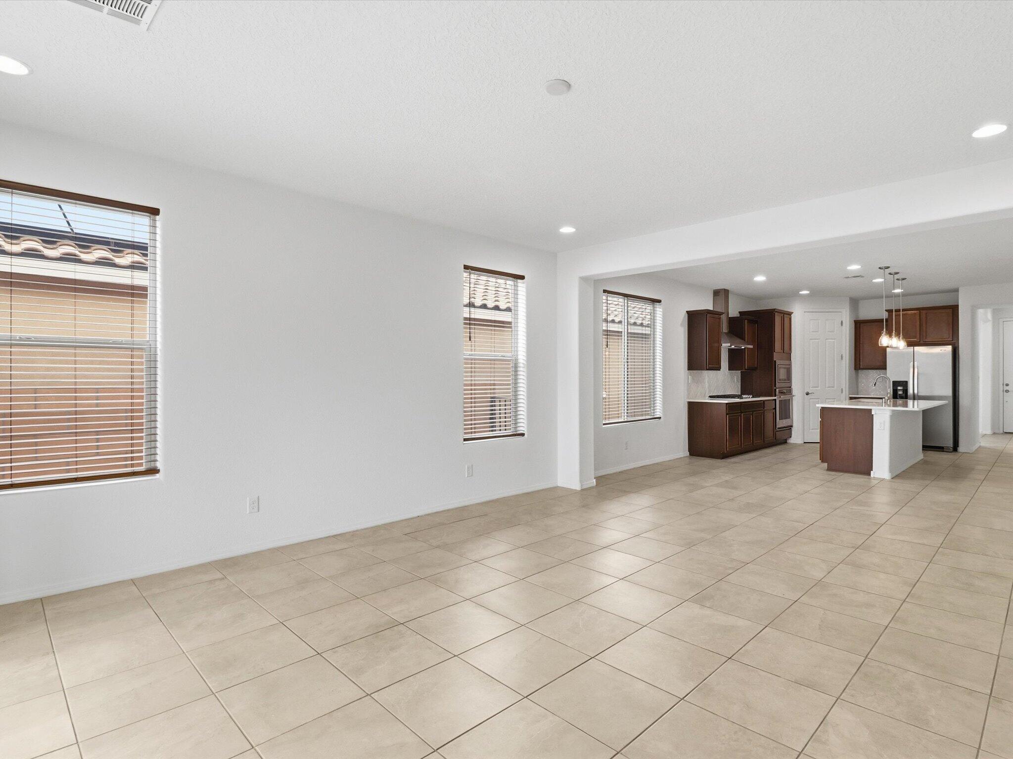 1125 VALLECITO Loop NW