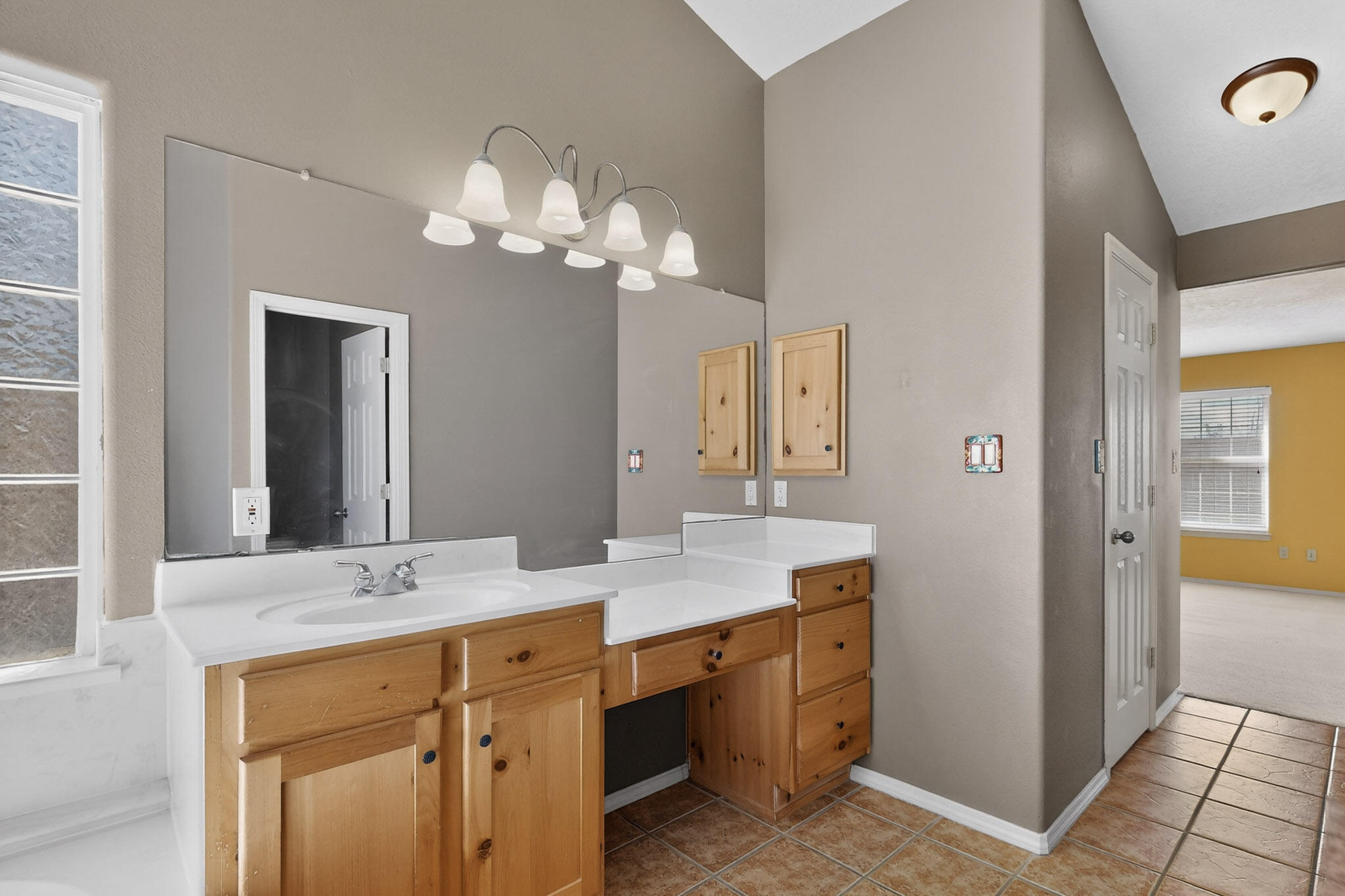 2275 Longhorn Street SW