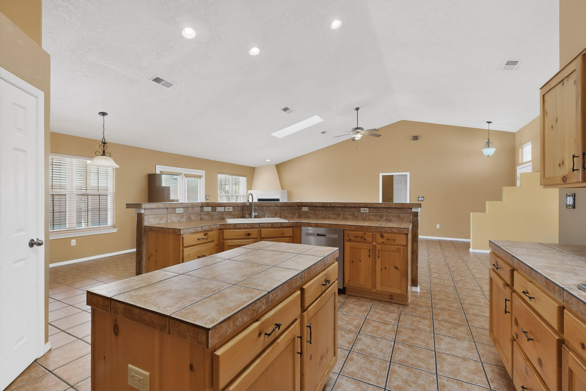 2275 Longhorn Street SW