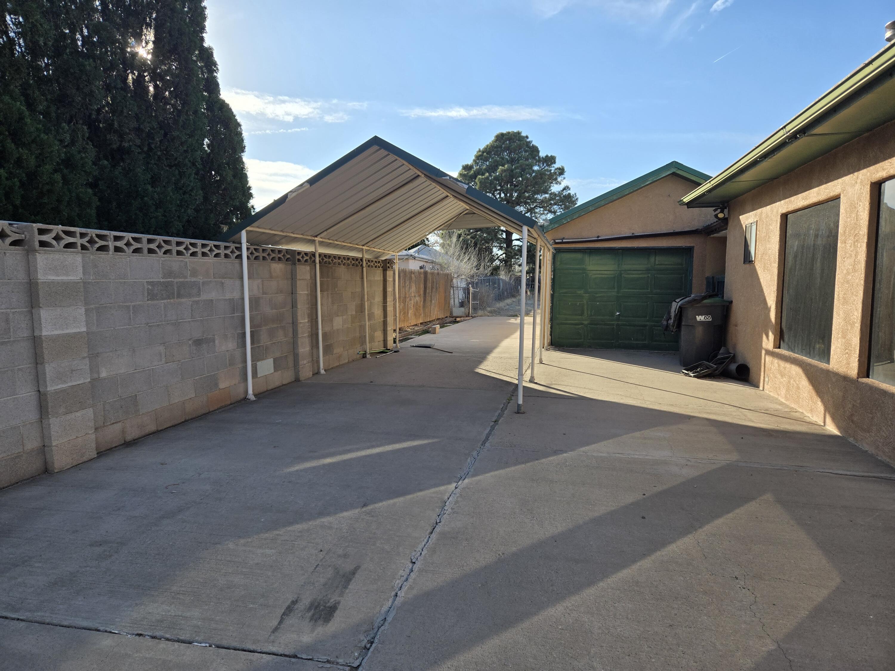 411 N Rubennie Place NW