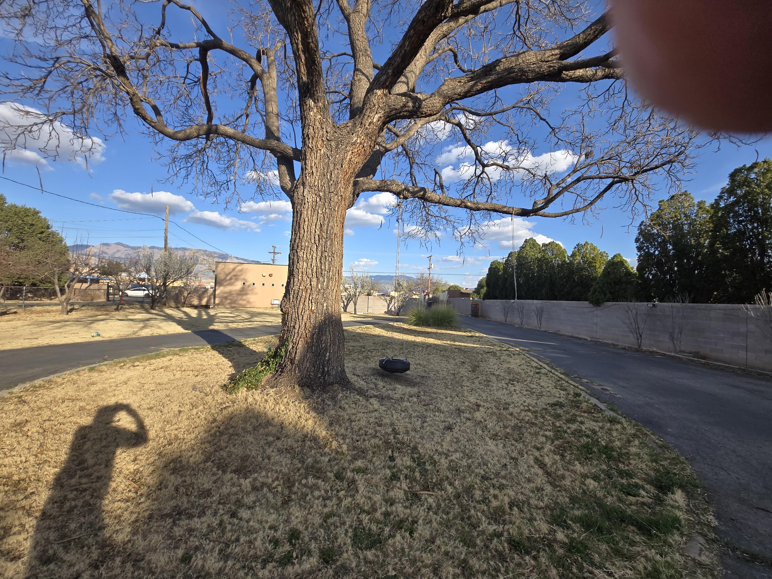 411 N Rubennie Place NW